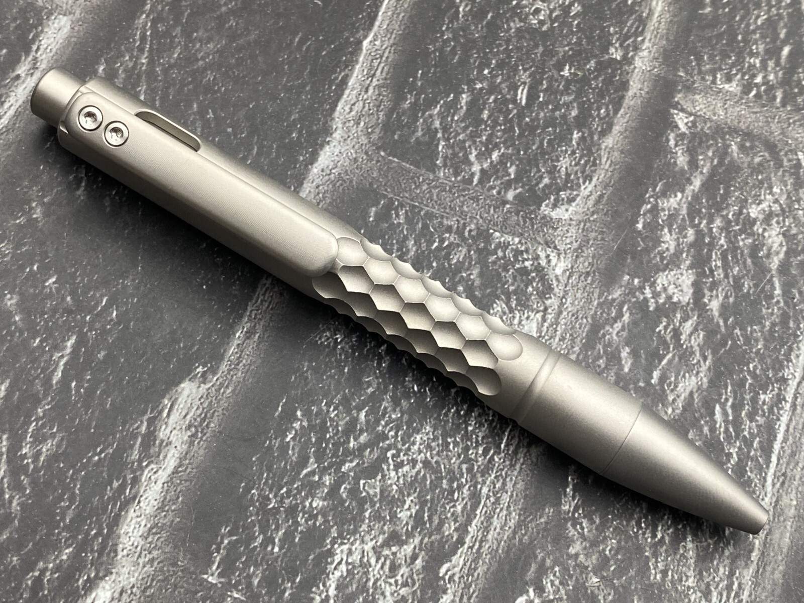TwoSun TS-Pen09-Gray Checkered Tactical Titanium Push Button Mechanism Pen