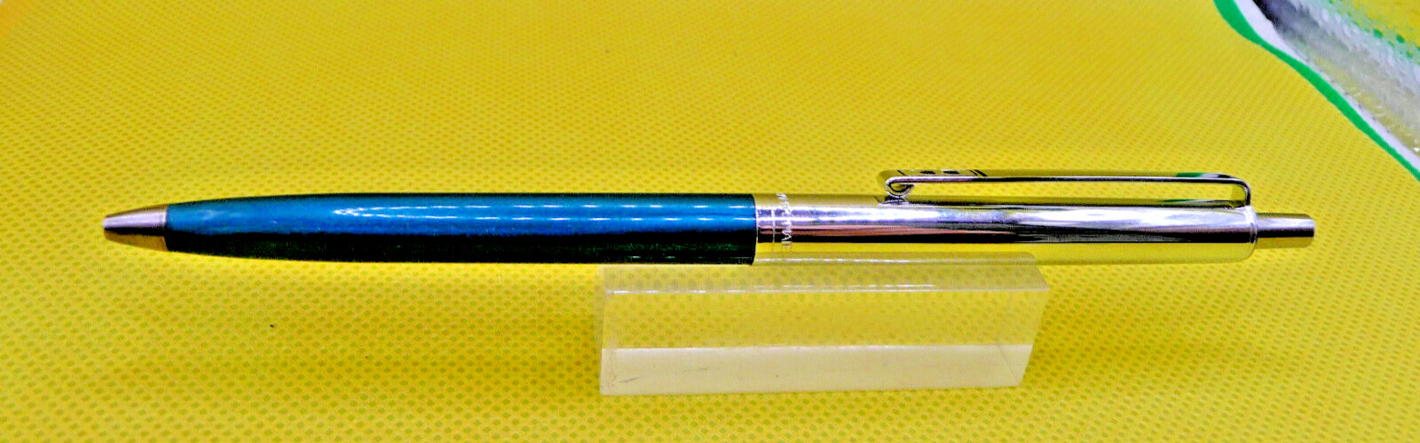 Paper Mate Vintage Double Heart Profile Ball Pen-slim grip–green–Mexico