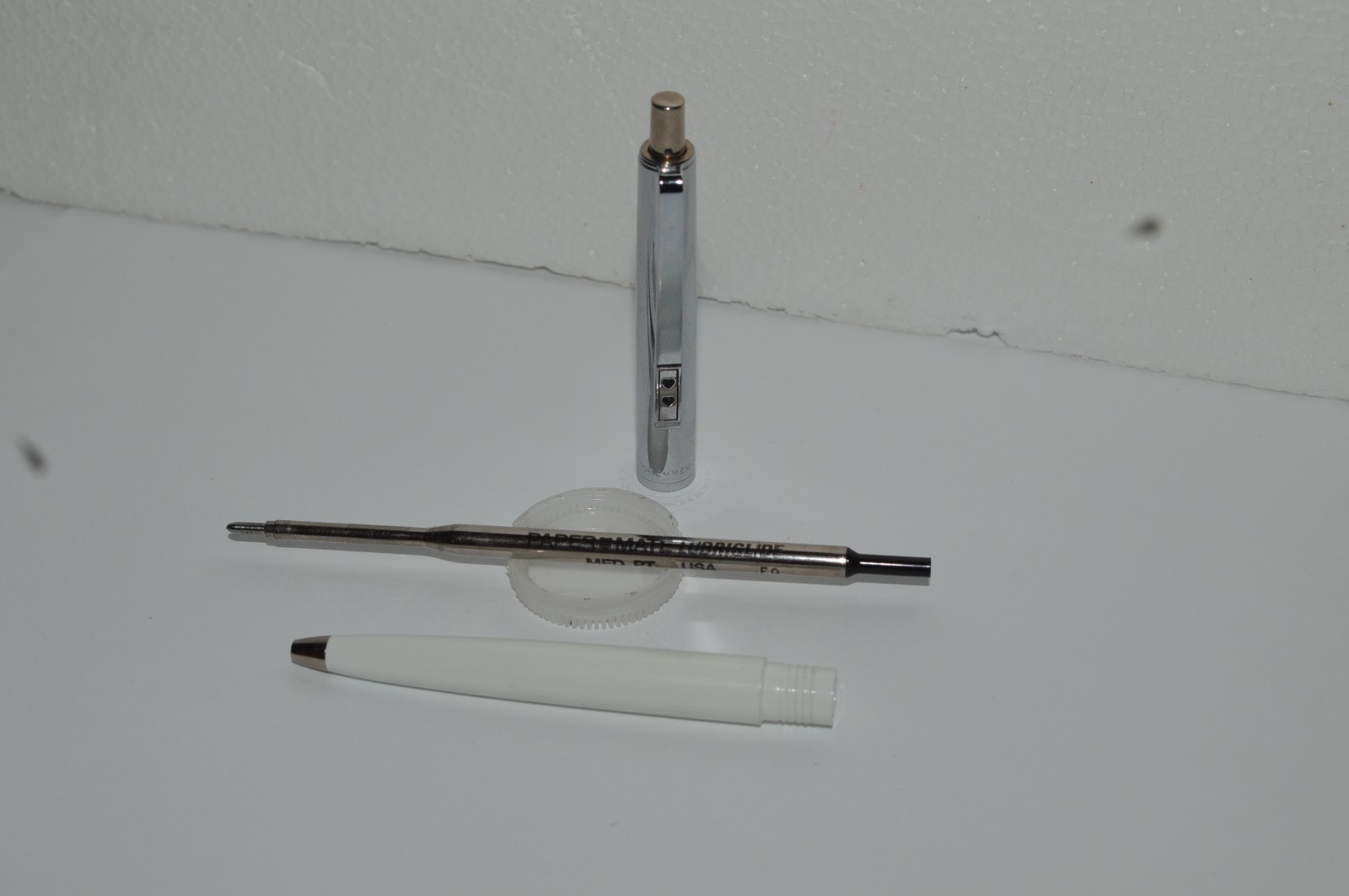 PAPER MATE Profile #2 Regular Grip Ballpoint Pen White Barrel Mexico Made 1990’s