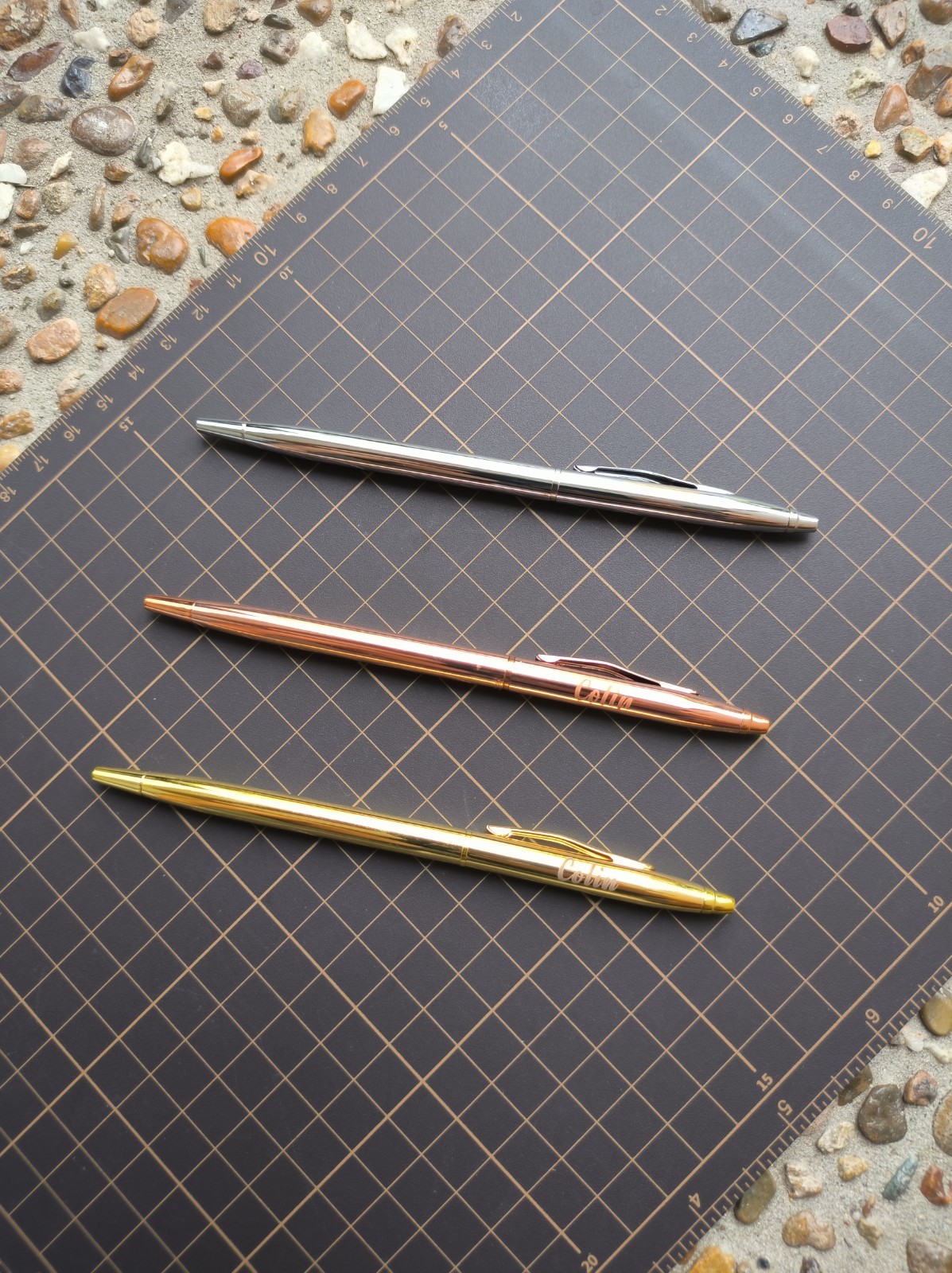 Luxury Metallic Engraved Pens – Timeless Elegance