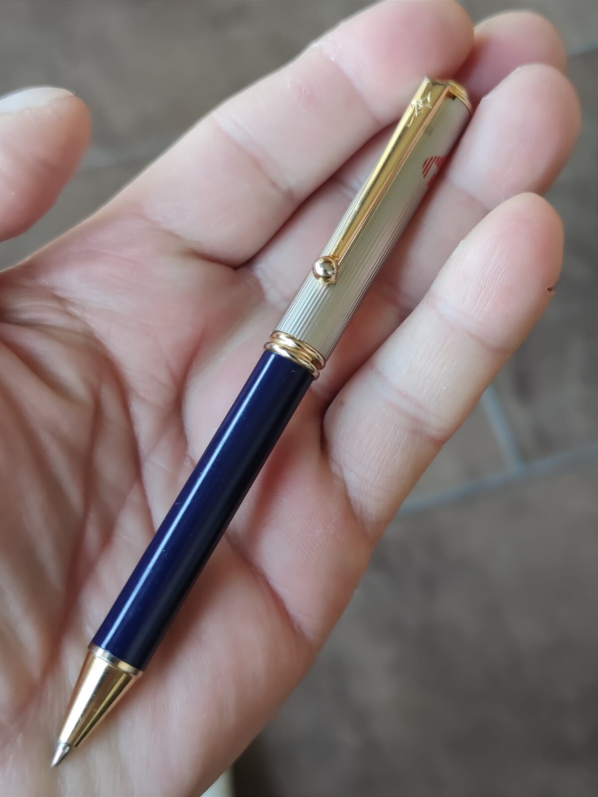 🔴Well made Ballpoint pen – Unknown for me but with logo🔴