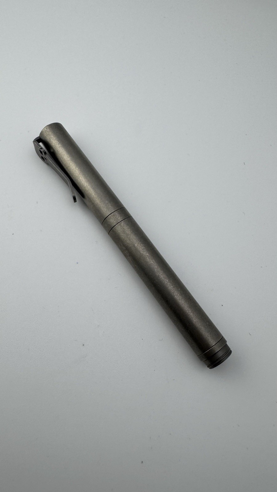 Original Chaves Knives Roller Ball Point Grey Titanium Screw Top Pen