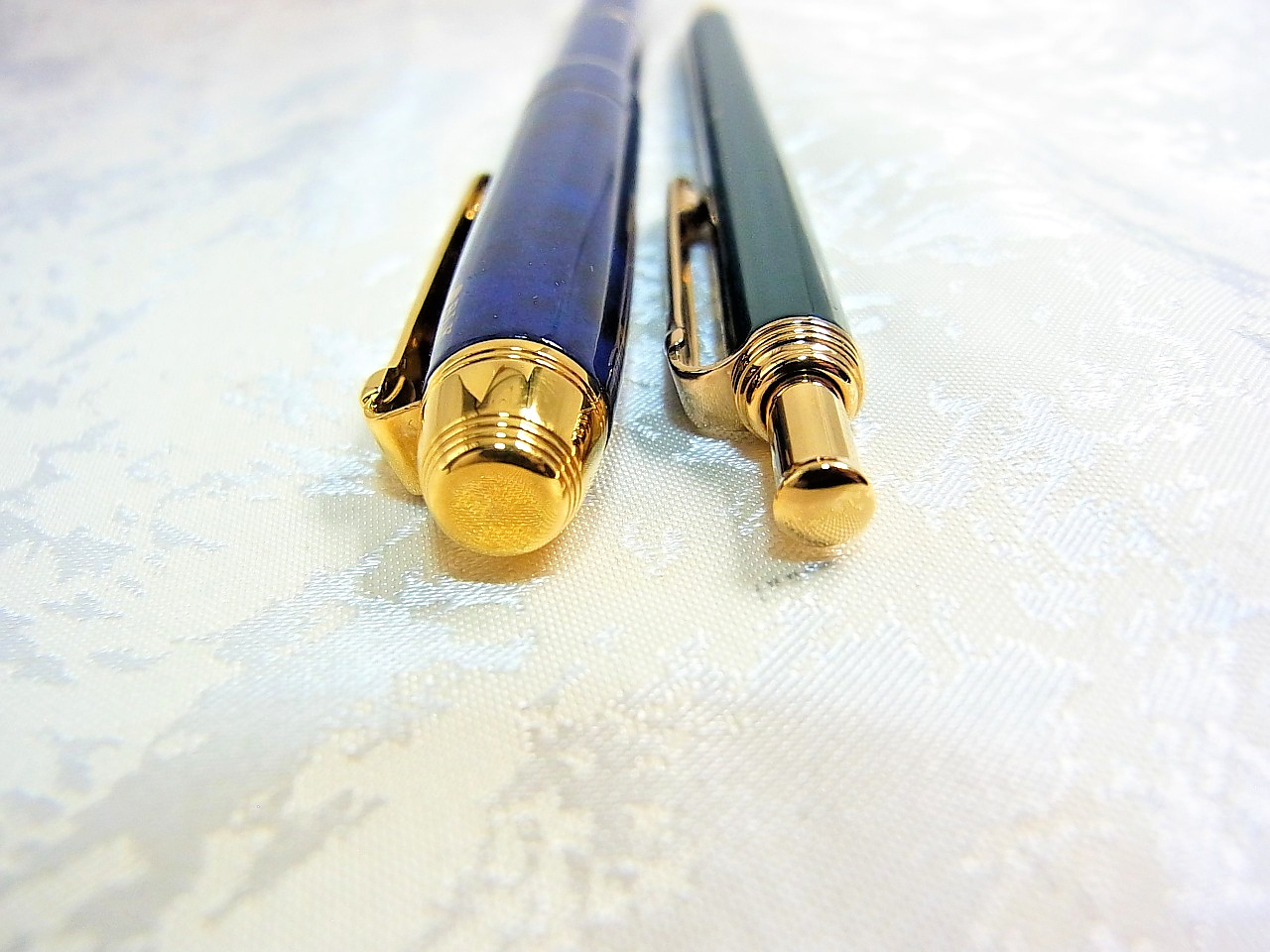 Burberry Blue Marble 3‑color & Green Ballpoint Pen Gold Trim with Box Mint