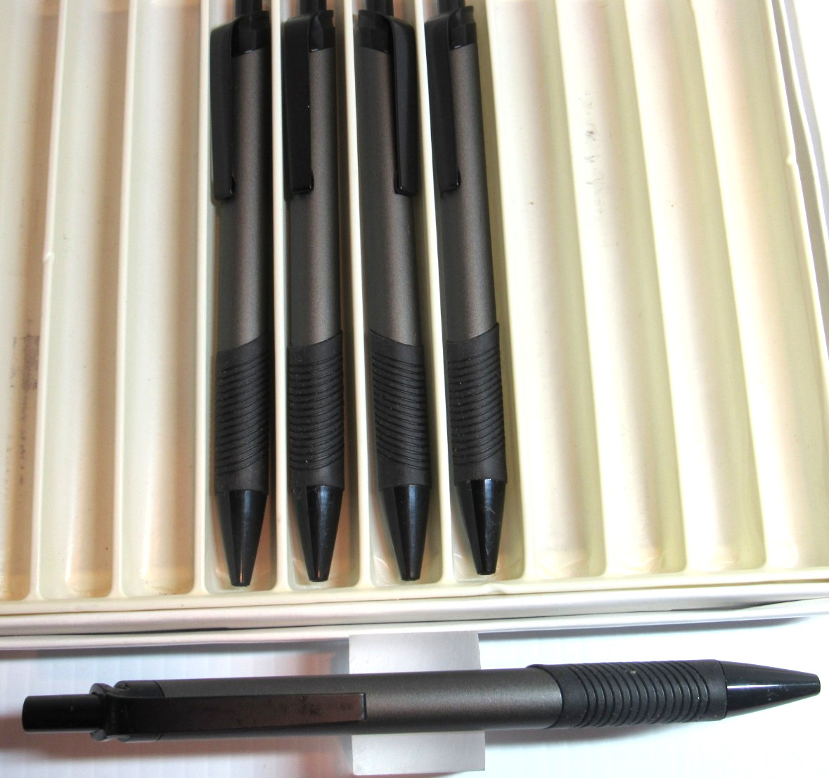 LOT OF 5 Knight Black Metal, Click Top, Ballpoint Pen-uses parker style refills