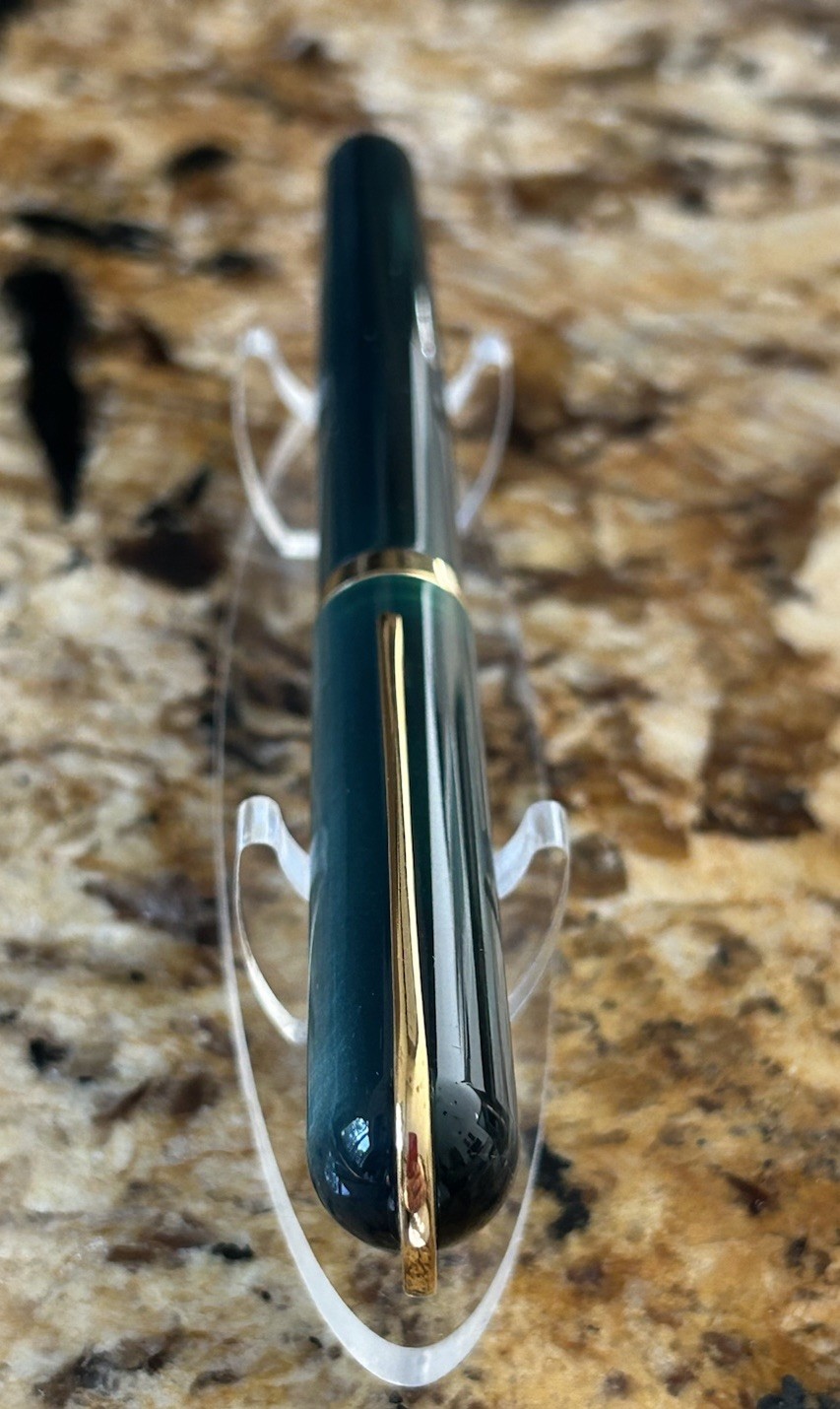 Visconti Pericle Green Pearlescent Rollerball Pen With Original Box. PRISTINE !!