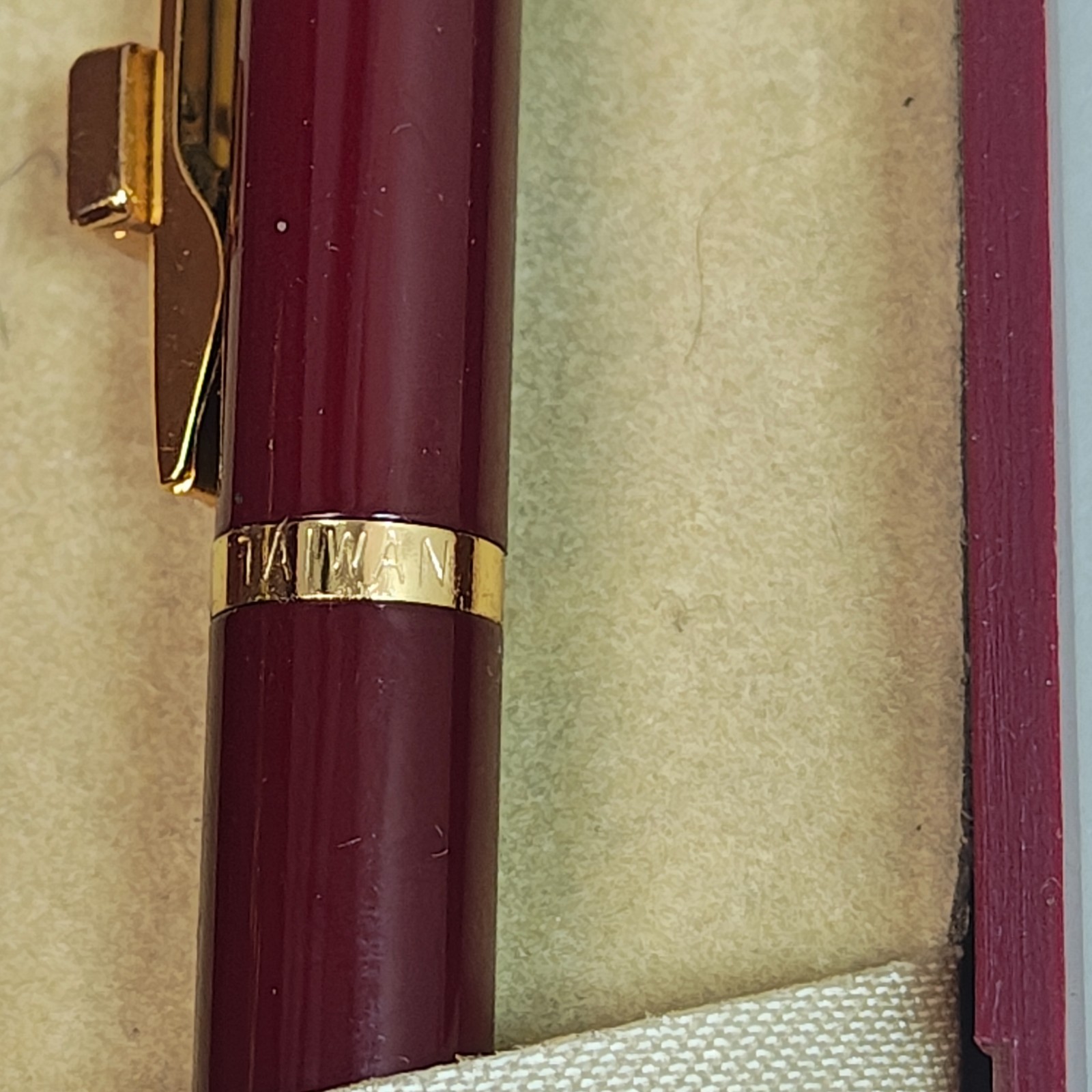 Vintage Etienne Aigner Twist Ballpoint Pen Burgundy Red Gold Trim Taiwan Box