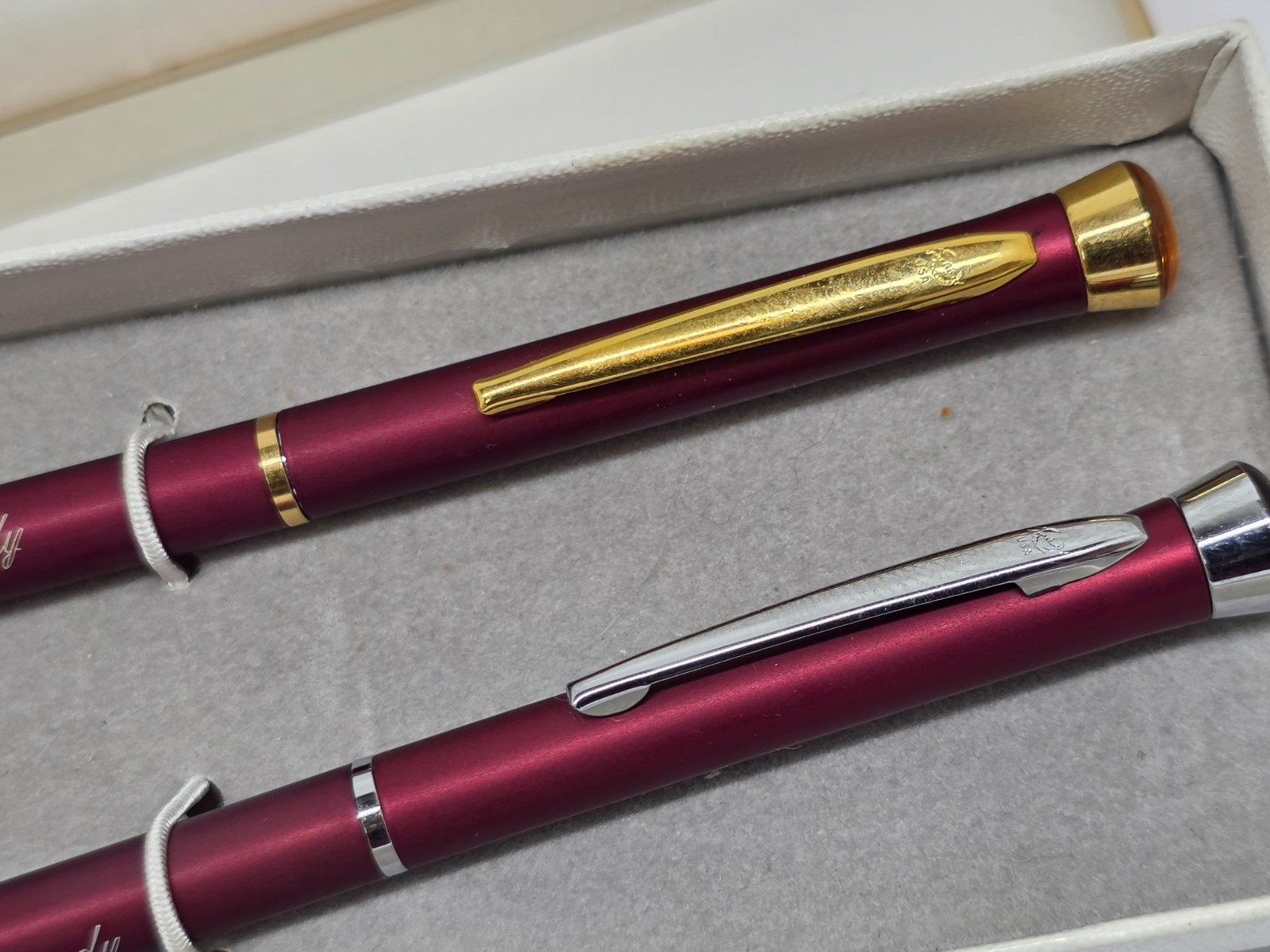 VTG Garland Heirloom Ball Point Pens Burgundy #66 Bubble Top Inter-Chem + Box