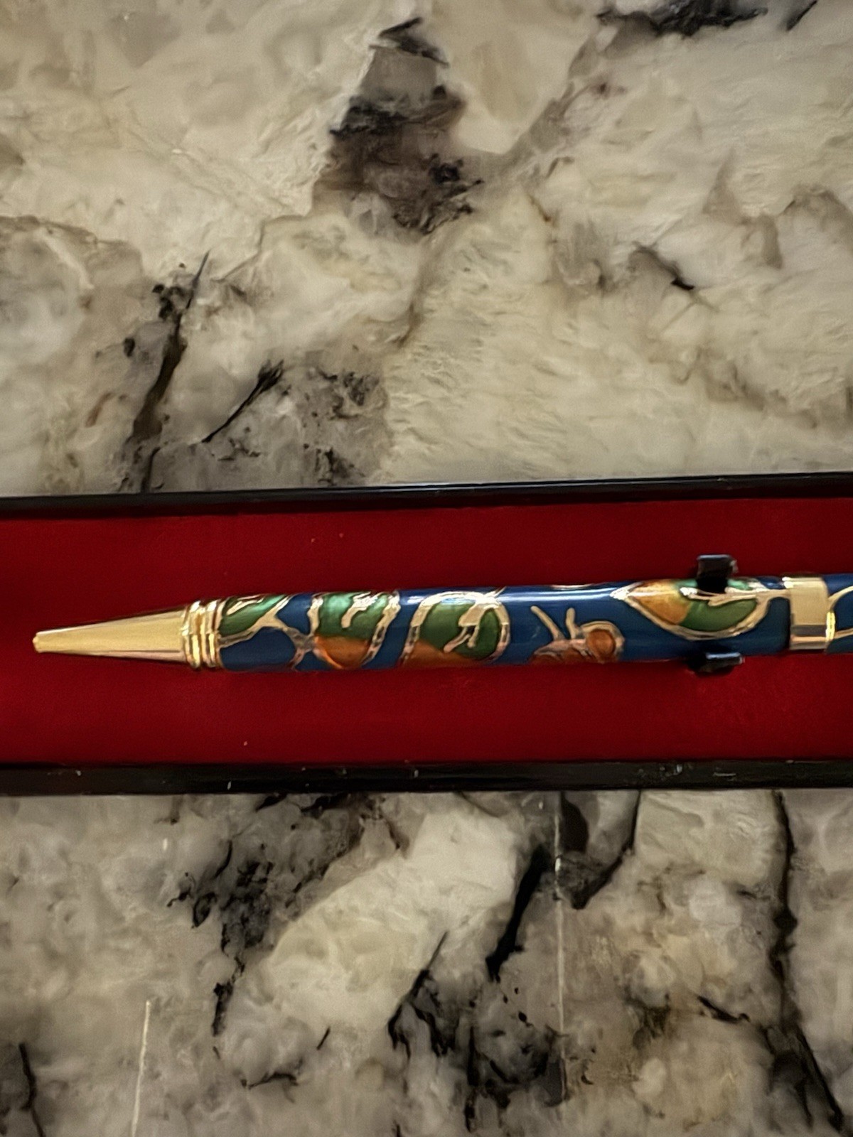 Beautiful Ball Point Gold Tone Top Clip Tip with Cloissinae Flowers Base