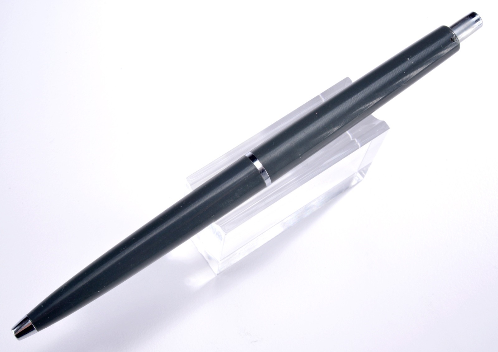 Vintage (c1966) Paper-Mate Ballpoint Dark Grey Pen – Mid-Century Modern #102