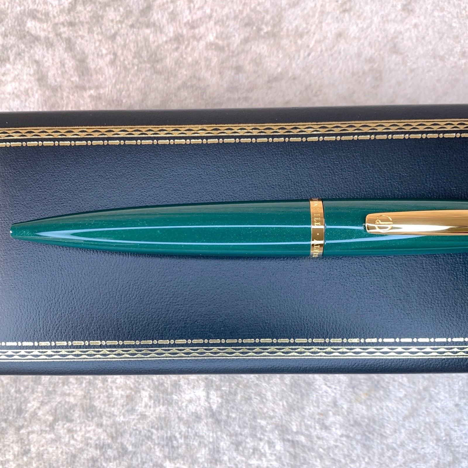 Dunhill Ballpoint Pen Large AD2000 Green Glitter Resin Gold Finish w/Case & Card