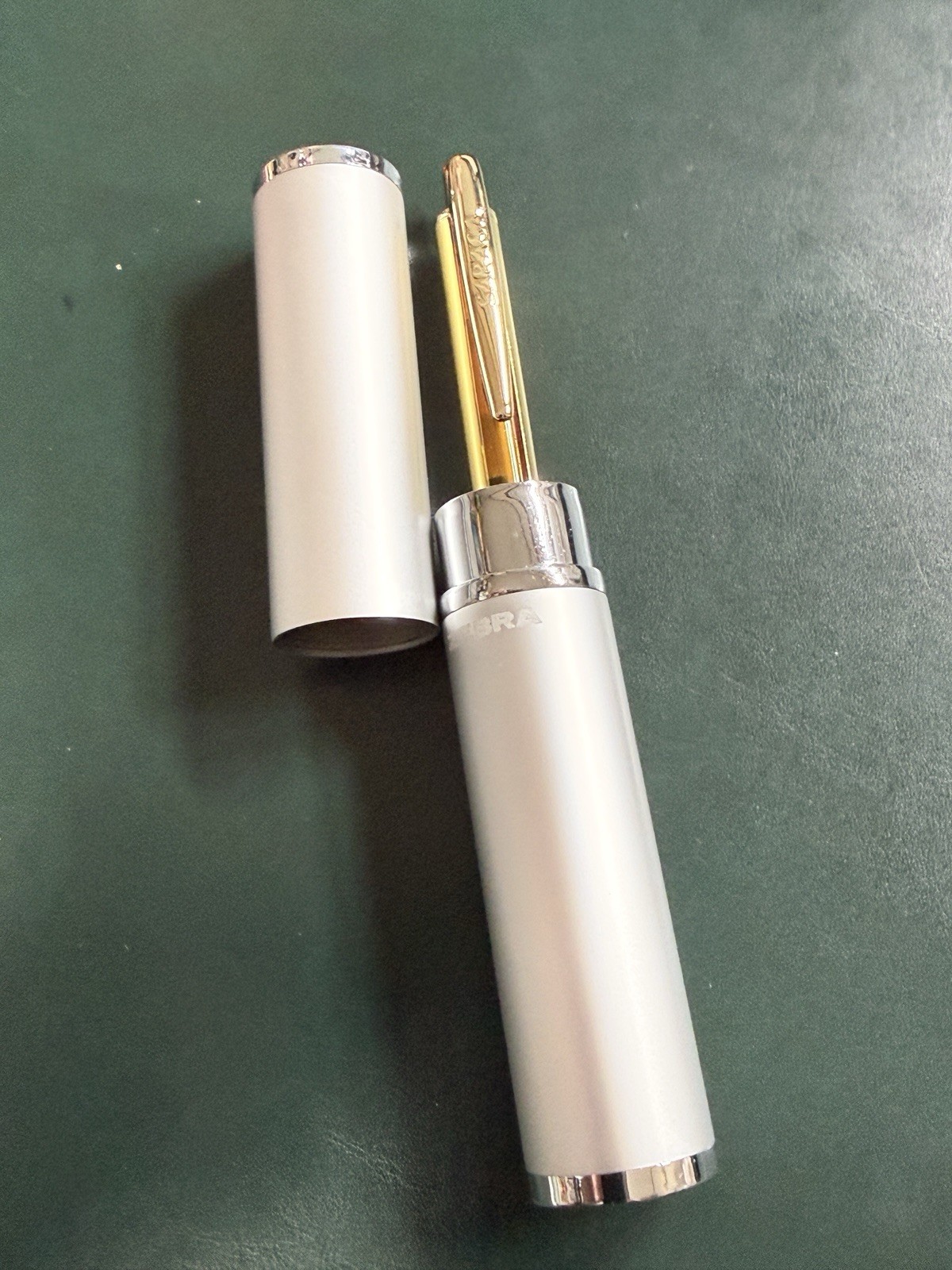 ZEBRA SARASA Grand Knock Gel Ink ballpoint pen 0.5mm Limited Solid Brass Ⅲ