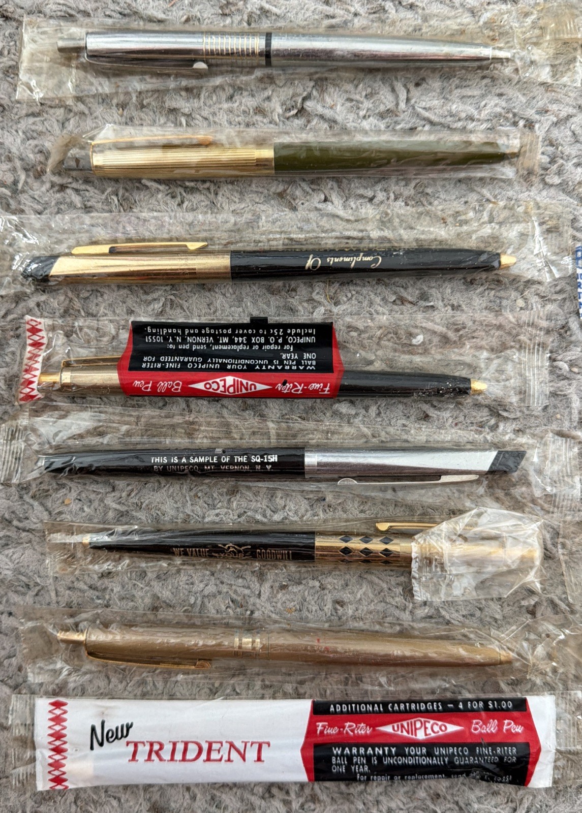 17 VINTAGE 60s UNIPECO USA BALLPOINT PEN LOT NOS BRAND NEW