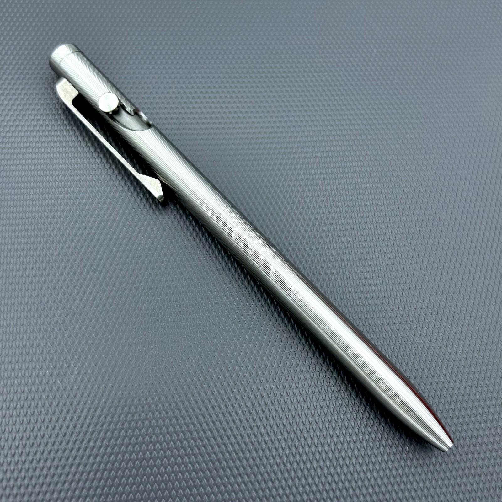 Tactile Turn – Titanium Slim Bolt Action Standard Size Pen G2 Pilot [5.6″]