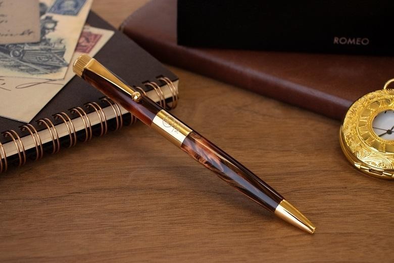 Japan Itoya Romeo No.3 Italian Auric Amber Limited Edition Ballpoint Pen