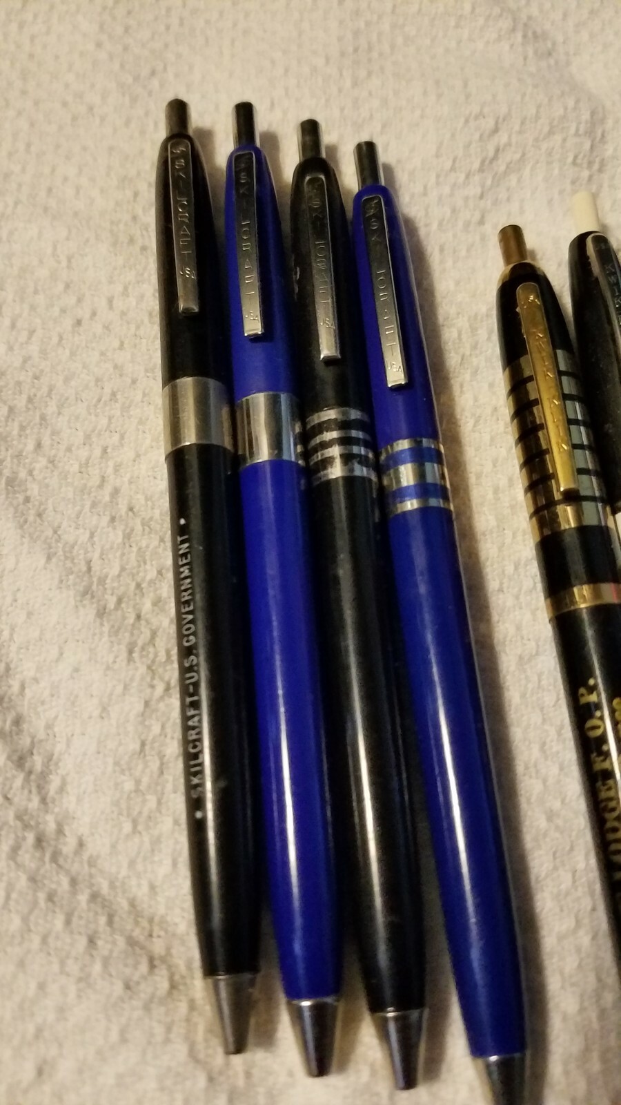 Vintage (24) USA Ballpoint PENS Advertising Misc. See photos, Ink may be dried.