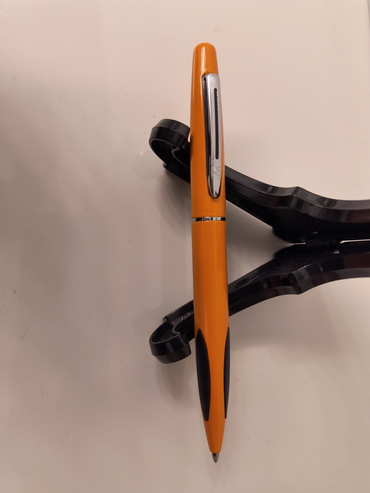 ORANGE TWIST ACTION BALLPOINT PEN WITH RUBBER GRIP. NOS May Need A New Refill.
