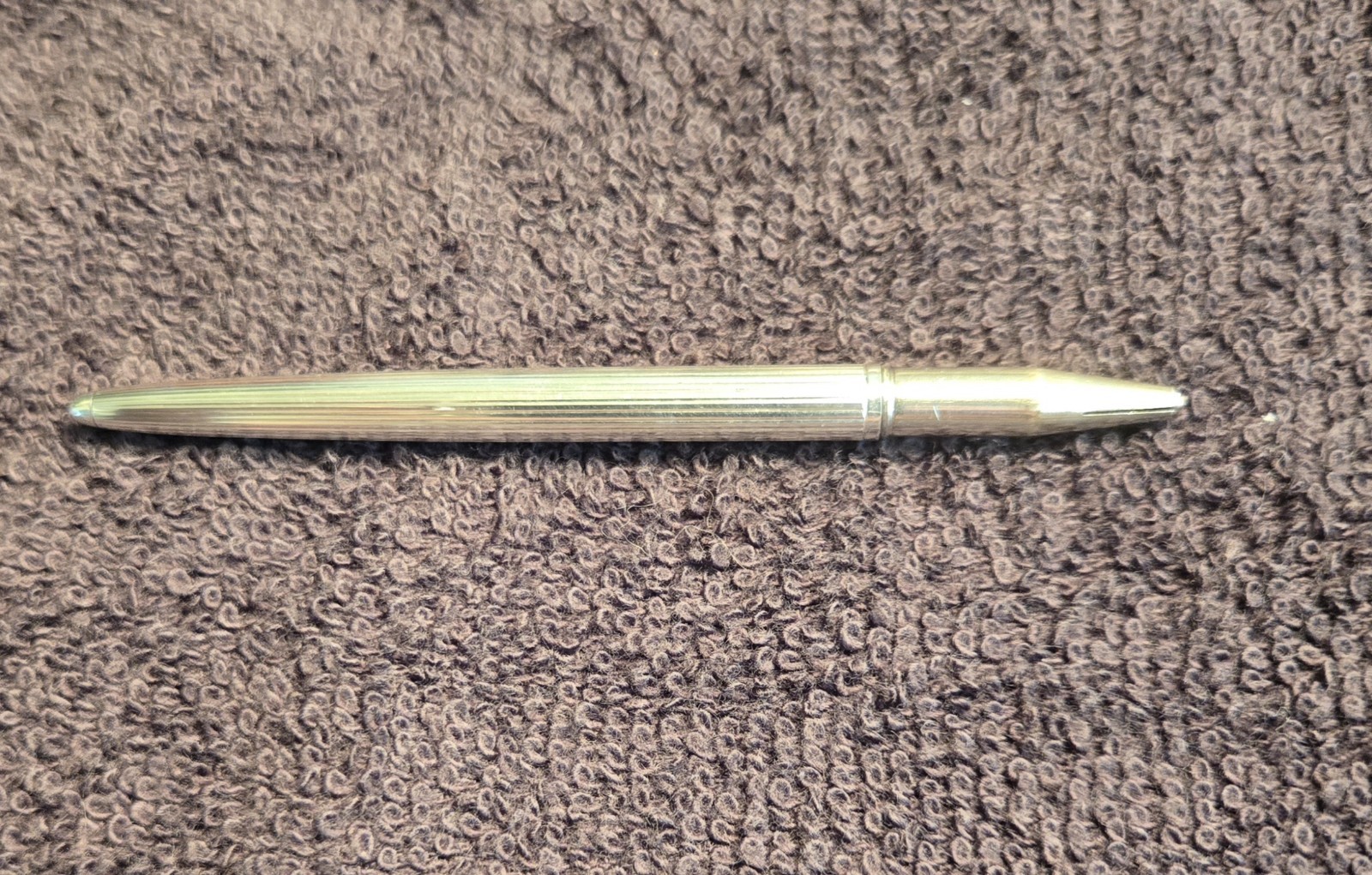 TIFFANY & CO – STERLING SILVER CLAM SHELL PEN HOLDER