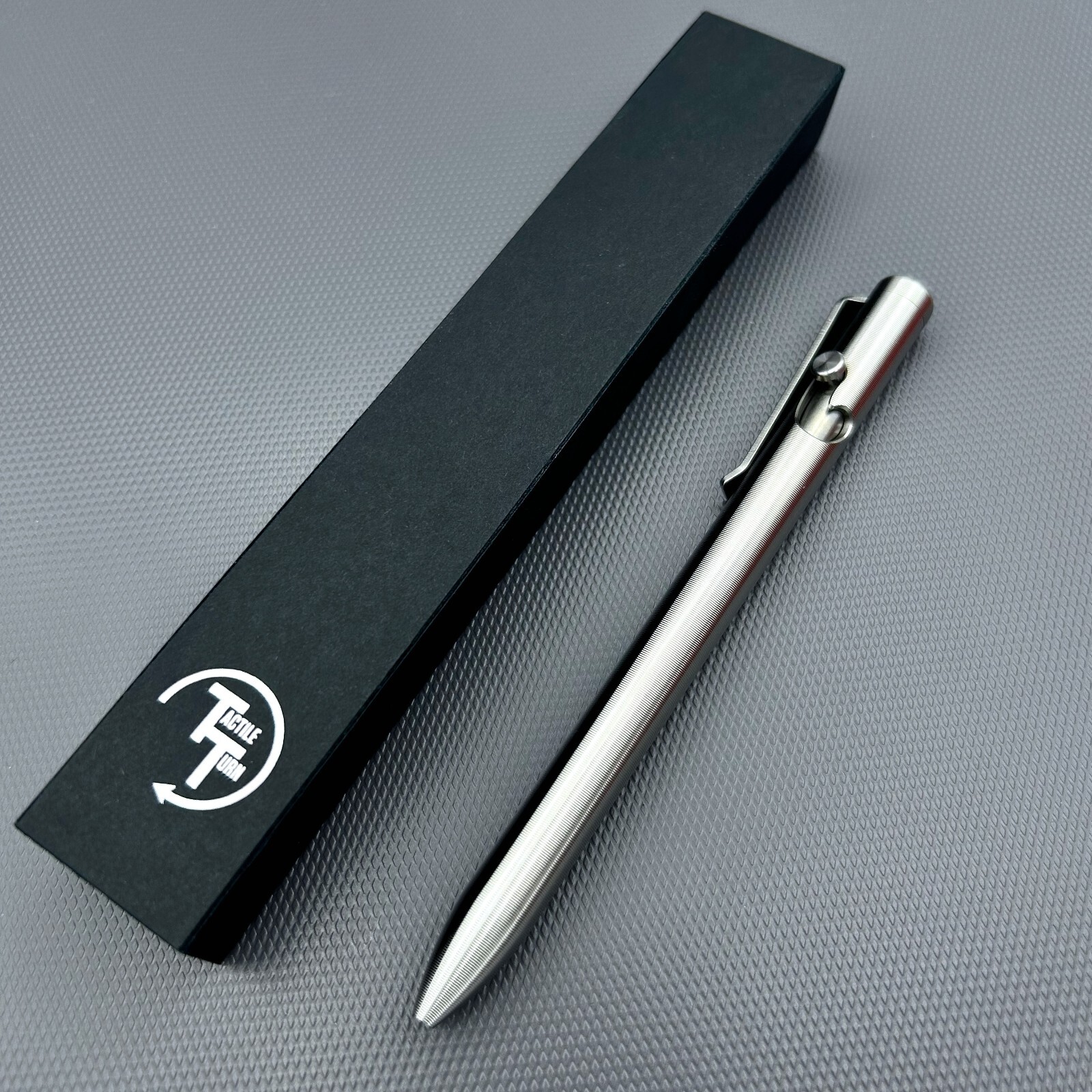 Tactile Turn – Titanium Bolt Action Standard Size Pen G2 Pilot Insert [5.6″]