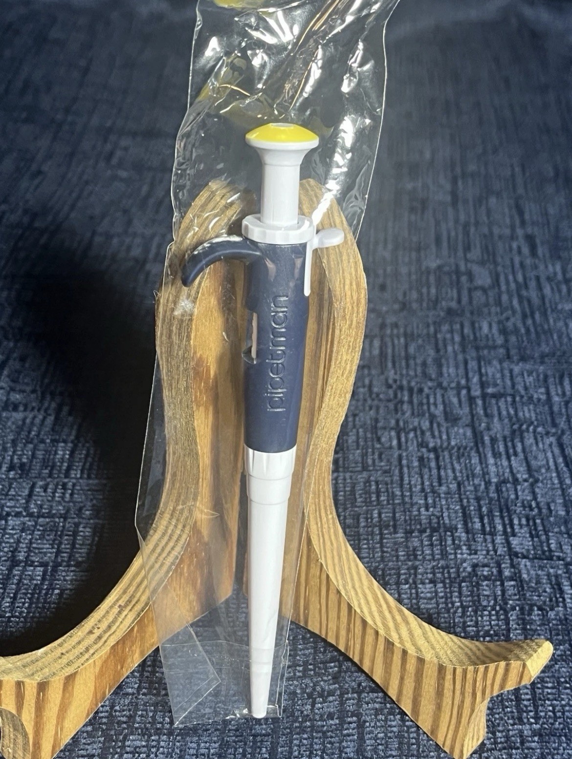 RARE Authentic Gilson Pipetman Pipette Pen – Blue/Grey – Discontinued Lab Promo
