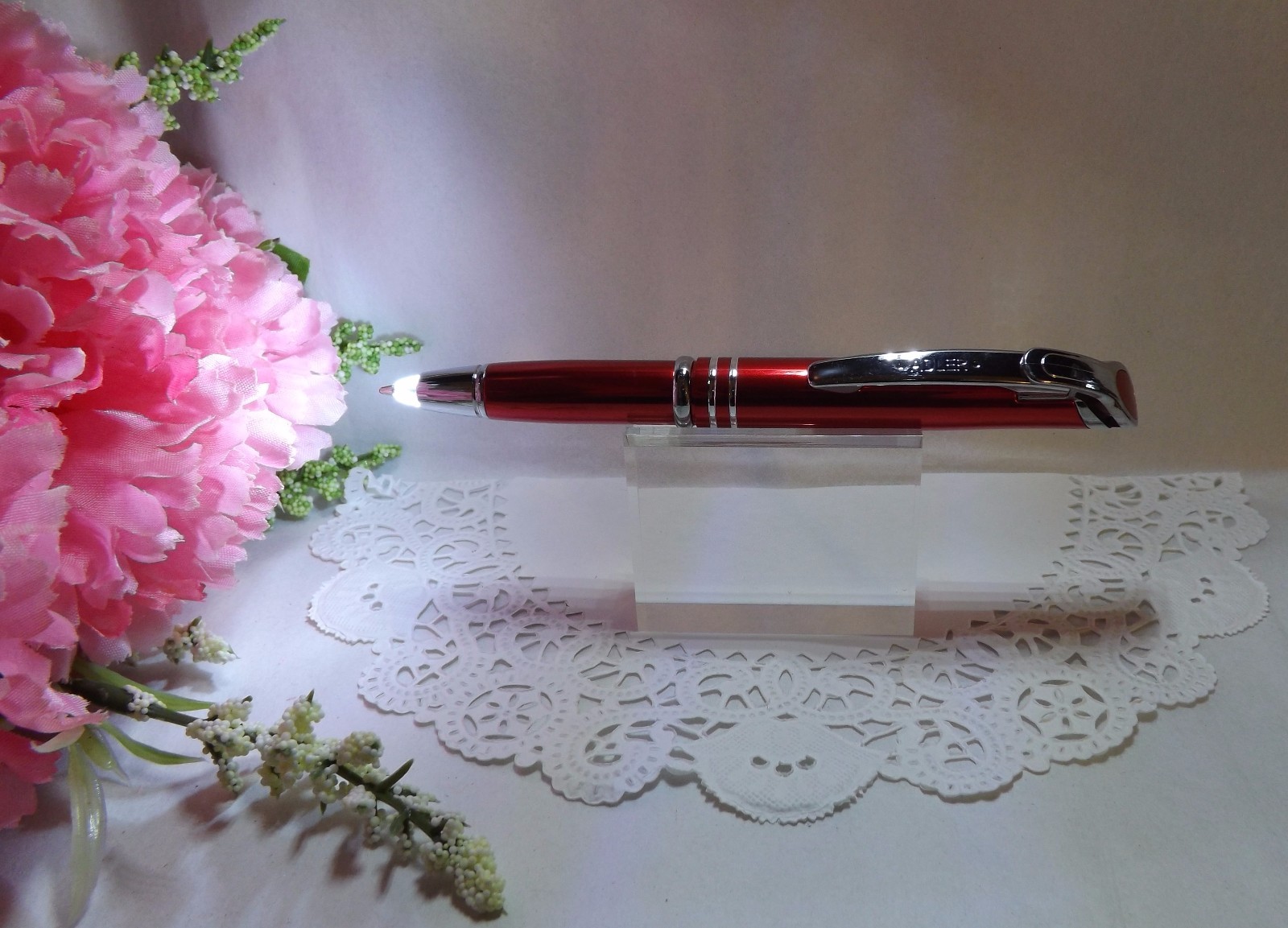 3 in 1 Medina Lighted Tip Red Stylus LED Flashlight Pen by Adler (HIGH QUALITY)
