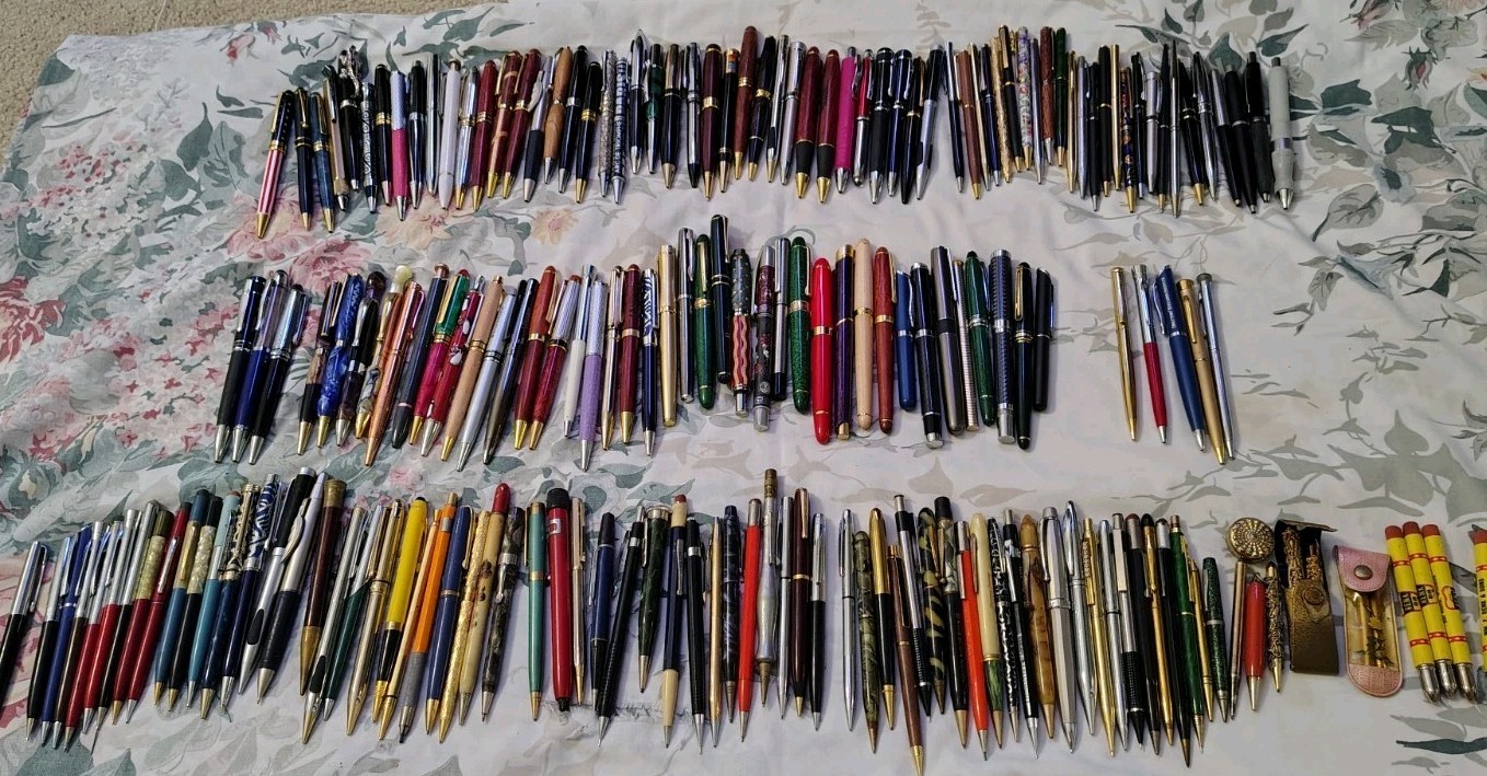 Huge Lot of 185 Of Mix Modern And Vintage Ball Pens, Roller Ball Pen, Pencils