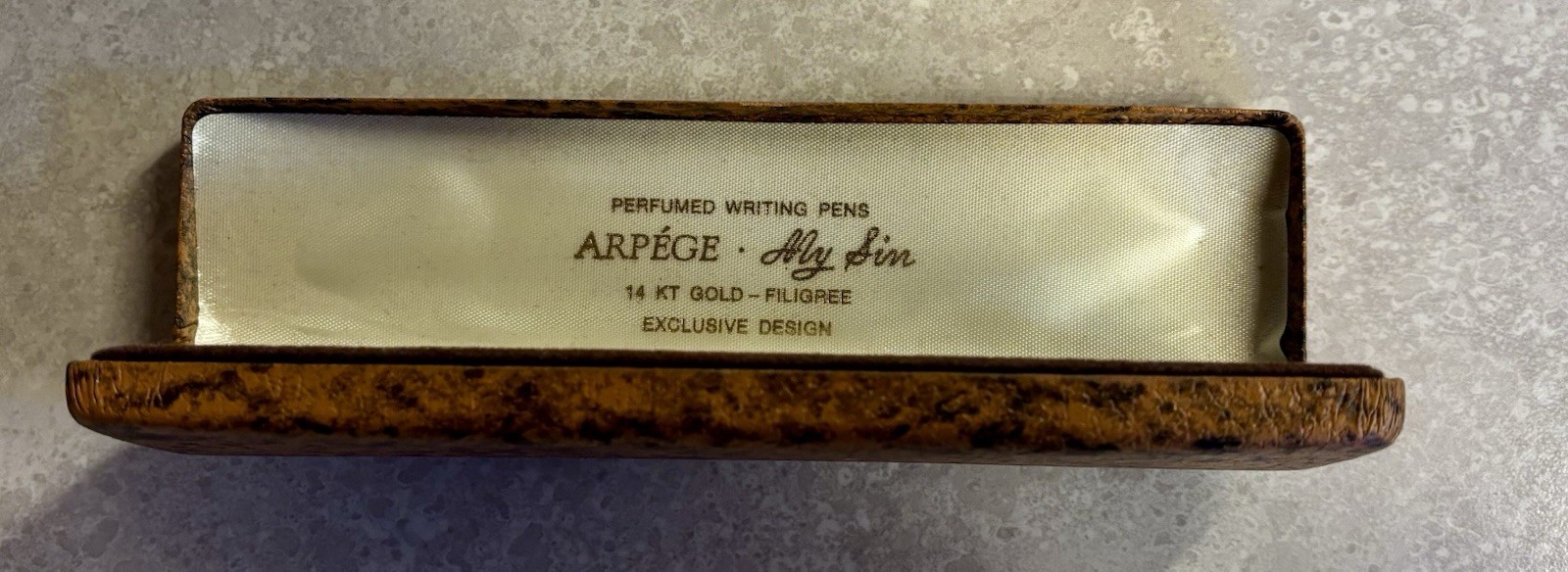 Vintage Arpege – My Sin – Perfumed Ink Pens 14 kt Gold Filigree Set With Case