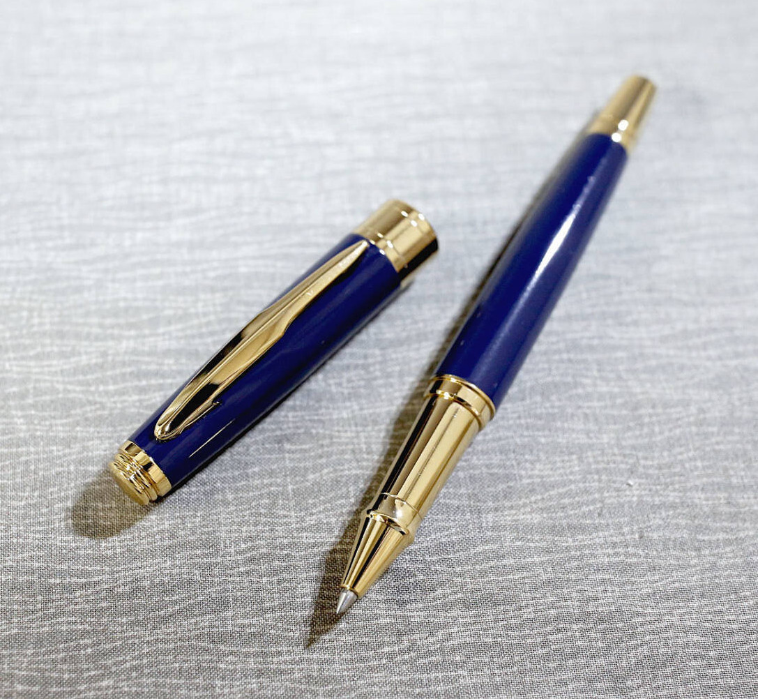 HARRY WINSTON Novelty Cap type Navy/Gold Ballpoint Pen wz/Box,Refill Rare Mint