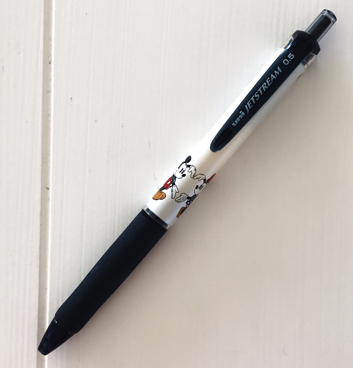Uni Disney Mickey & Minnie Jetstream Ballpoint Pen Rubber Grip 0.5mm Black Ink