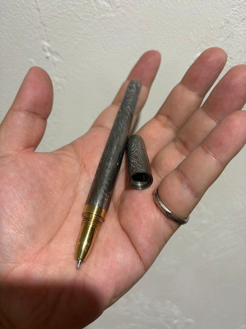 Damascus steel ballpoint pen body