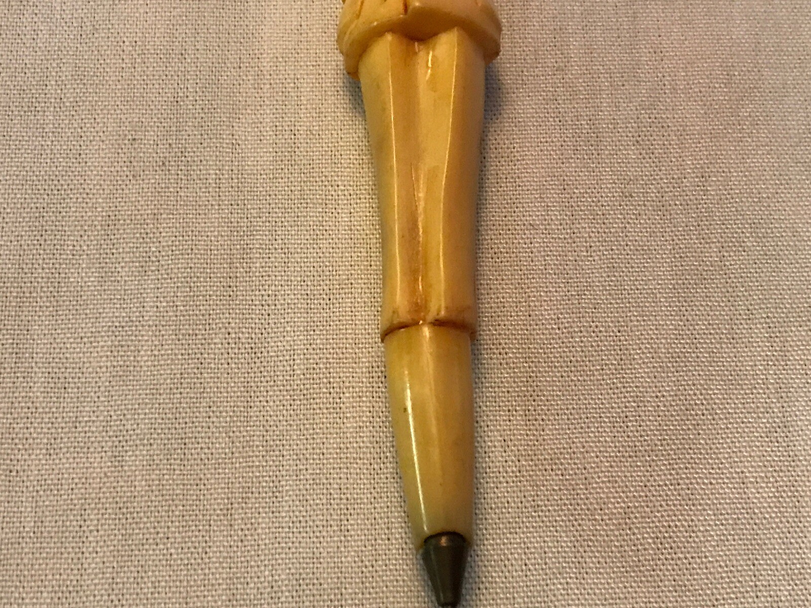 Charles de Gaulle Vintage Celluloid Carved Die Cut Pen