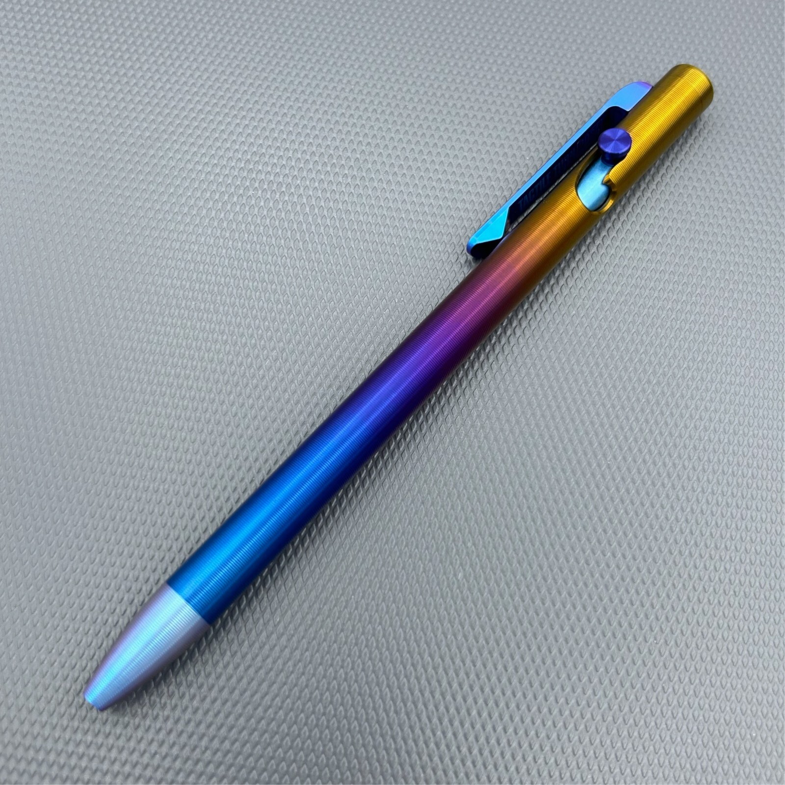 Tactile Turn – Titanium Slim Bolt Action Standard Size Pen Fade w/ Lionface Clip