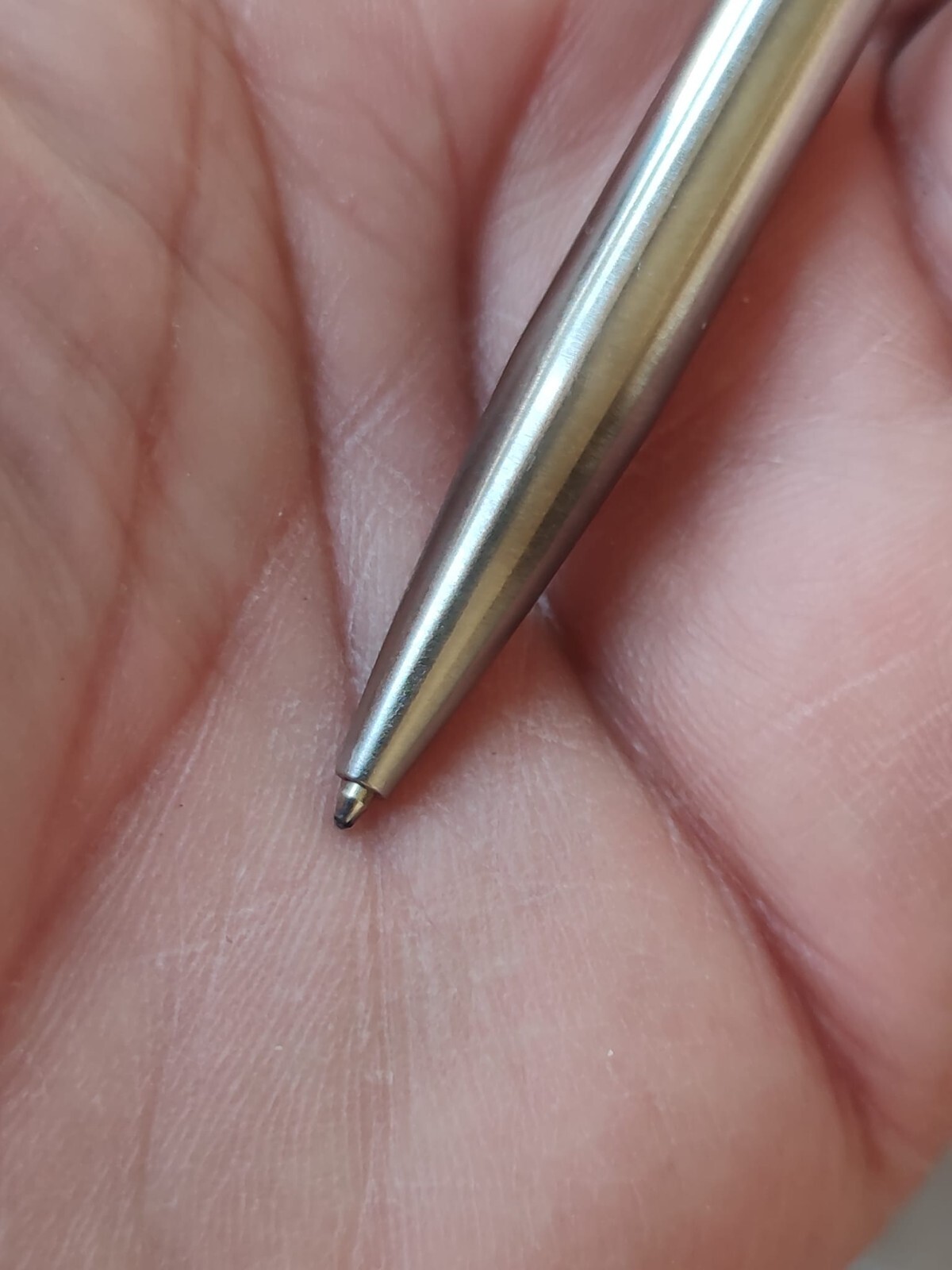 🔴Excellently made ballpoint pen – full of metal – brand unknown to me -Germany?