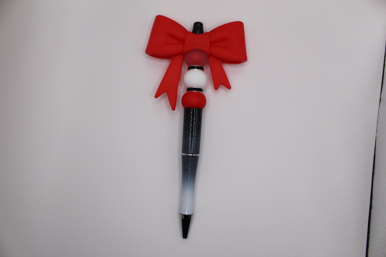 Beadable Pen with Silicone/Acrylic beads W/1 Extra Ink