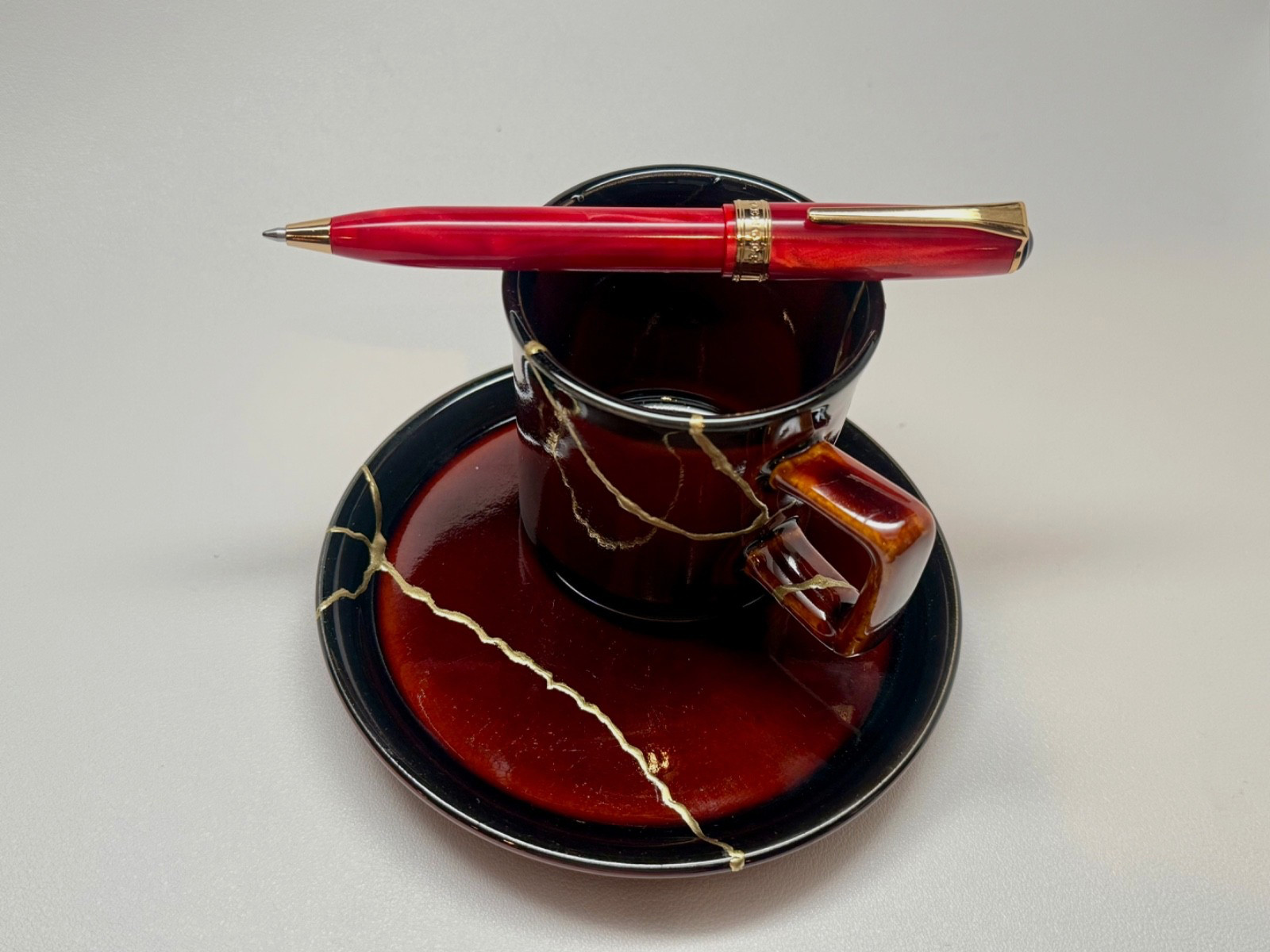 Levenger True Writer Bordeaux Red Ballpoint Pen Gold Trim NEW Levenger Refills
