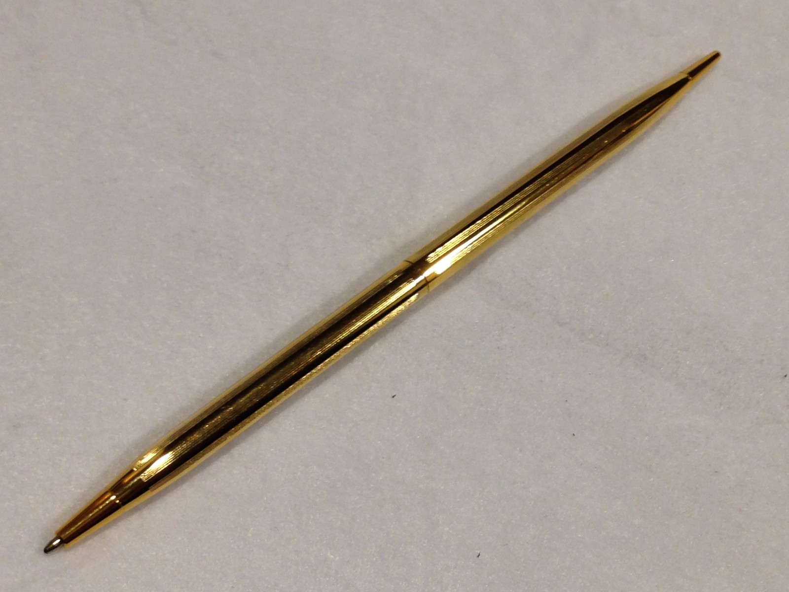 High Quality Gold Metal Twist Ballpoint Pen in 0.3′ Diameter Cross Type Insert