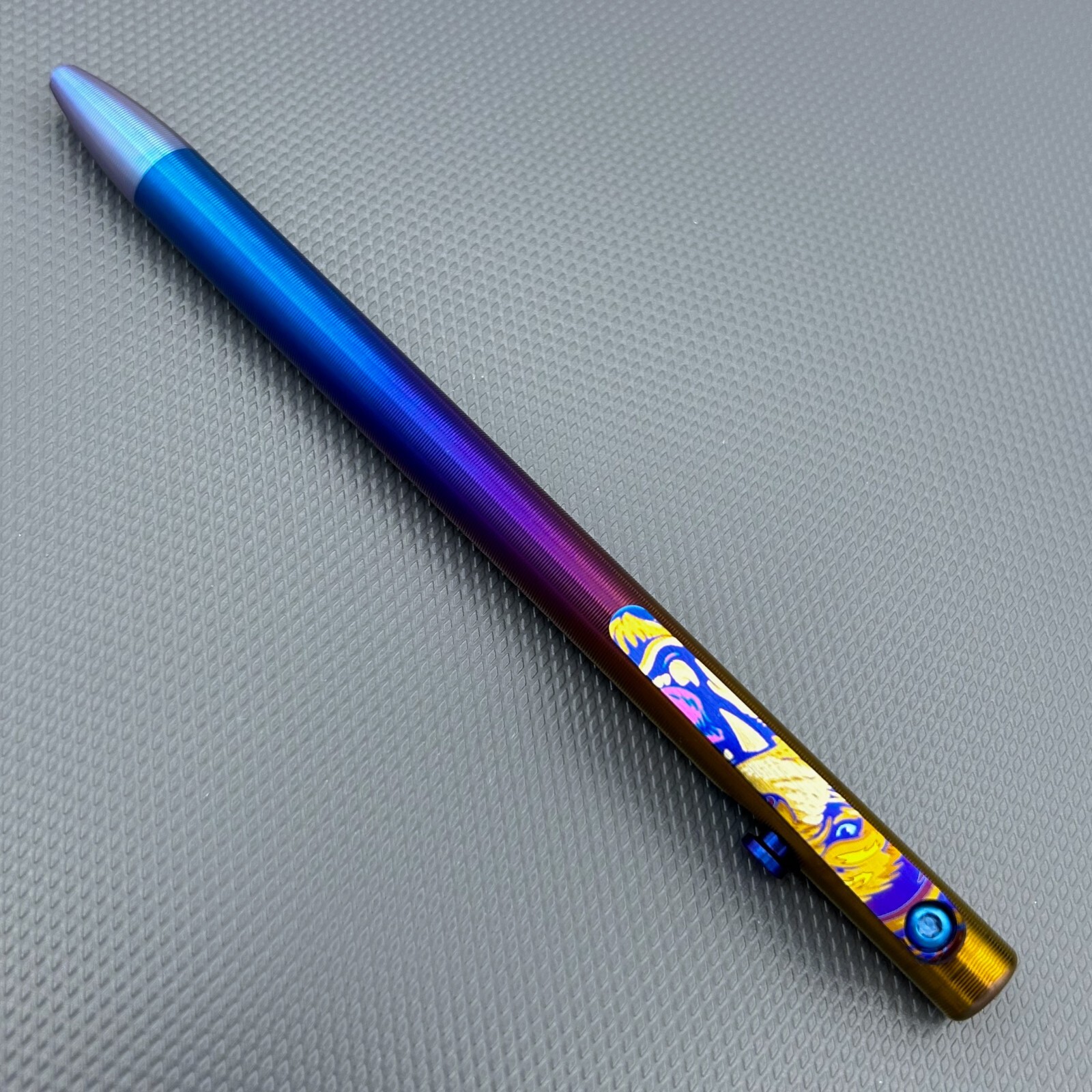 Tactile Turn – Titanium Slim Bolt Action Standard Size Pen Fade w/ Lionface Clip