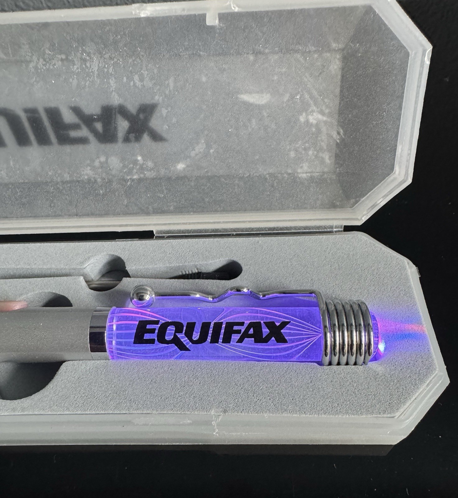 NEW EQUIFAX Branded Multicolor Lighted Pen Set + Batteries & Tool In Clear Case