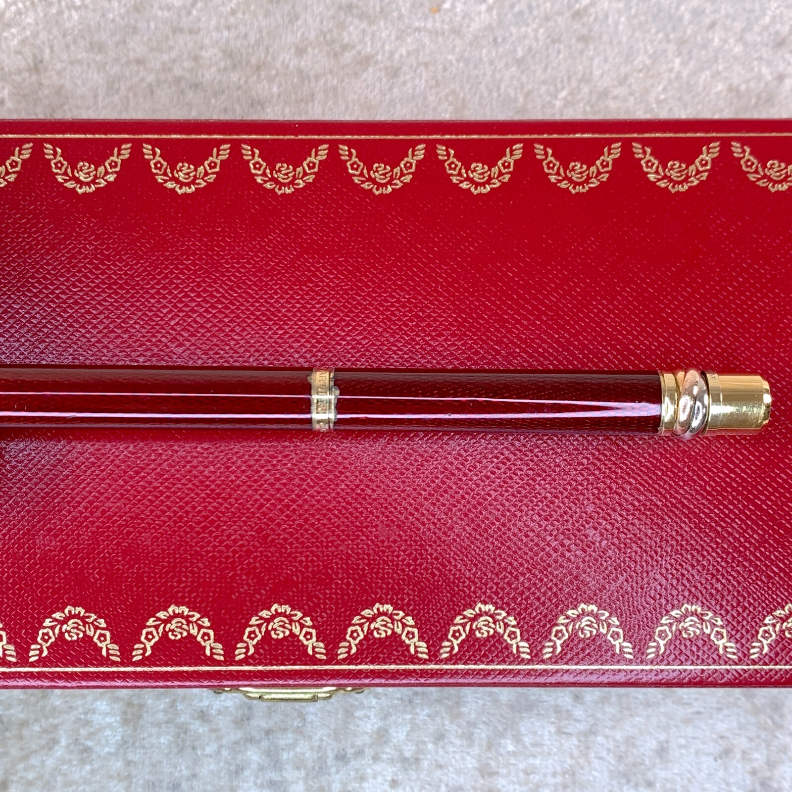 Cartier Ballpoint Pen Rare Trinity Bordeaux Enamel Engraved Pattern with Case