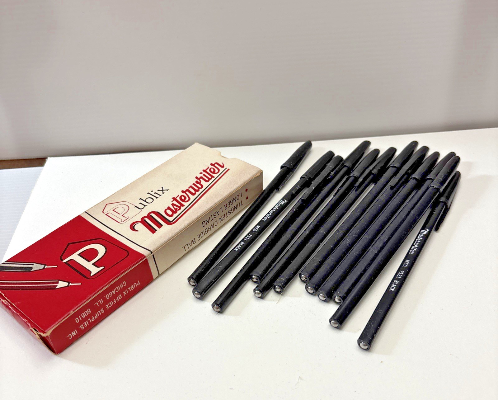 Publix Masterwriter Pens Office Supplies Box Chicago IL Vtg Dried Up Non-Working