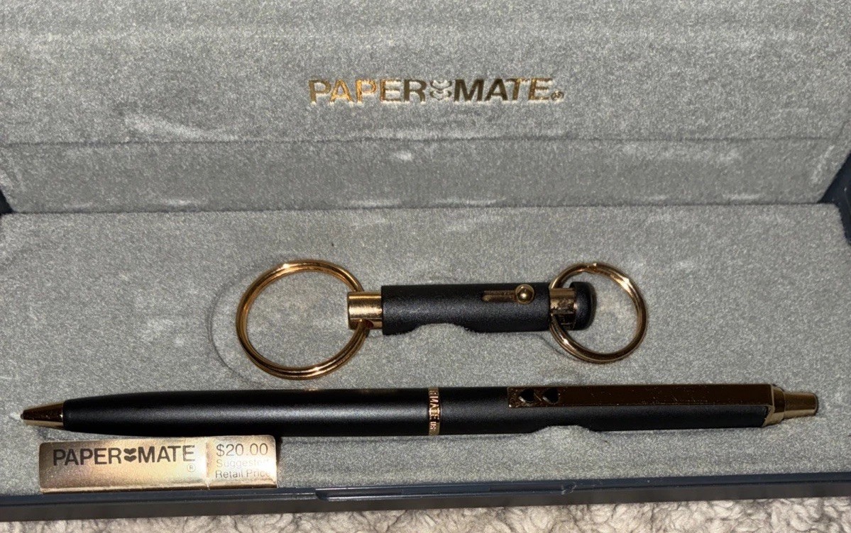 Lot Of 2 Vintage Paper Mate Profile Ballpoint Pen Keychain Set Black Gold Hearts