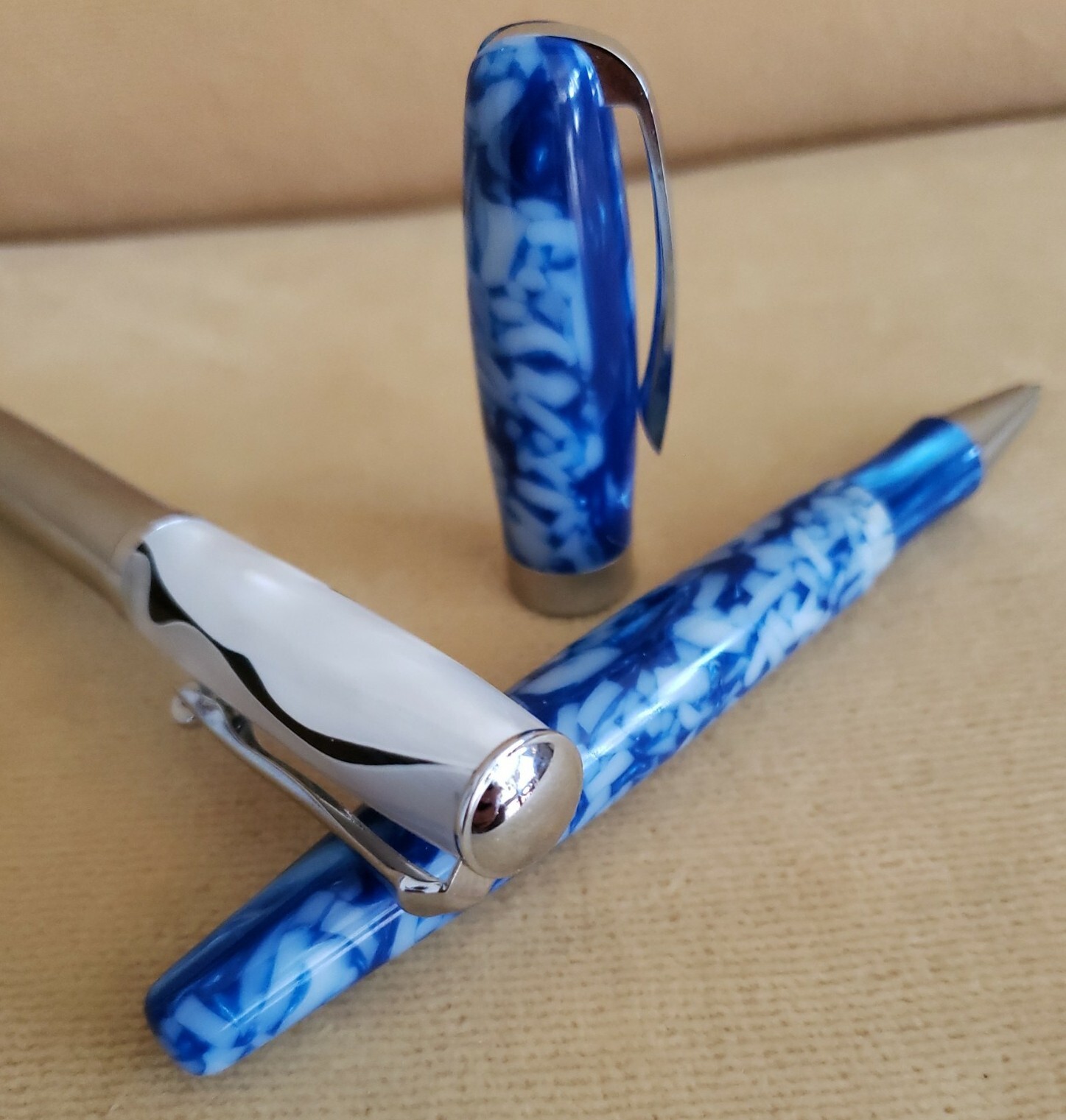 13 Black Green Acrylic Celluloid Steel Attaché Ballpoint Pens Blue LACHIEVA?