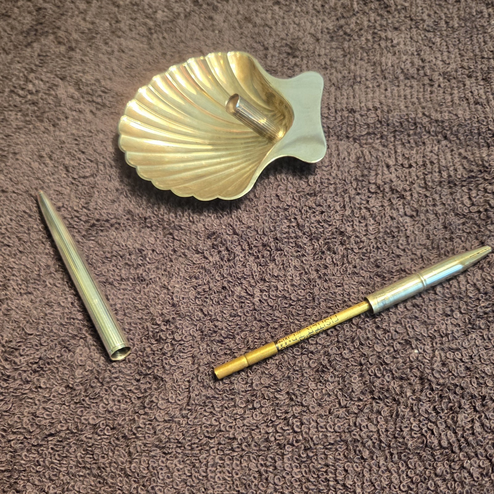 TIFFANY & CO – STERLING SILVER CLAM SHELL PEN HOLDER