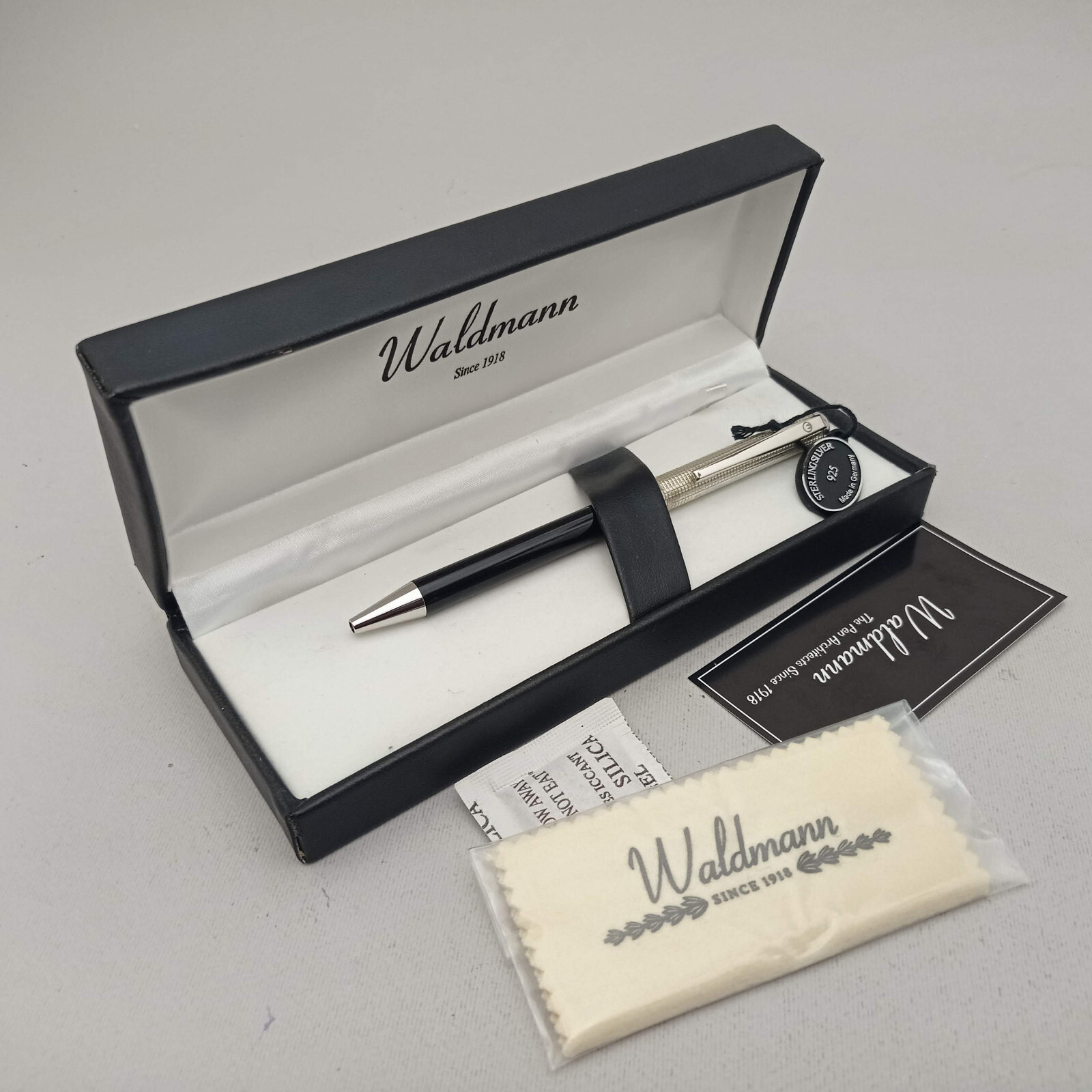 WALDMANN STERLING SILVER 925 CHESS MODEL WITH BLACK ENAMEL BALLPOINT PEN VINTAGE