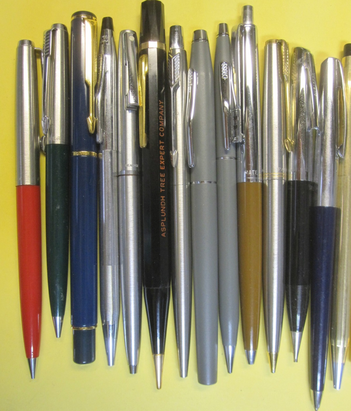 (Lot of 35) Vintage Mechanical Pens and Pencils ~ Parker, Cross, Sheaffer etc.
