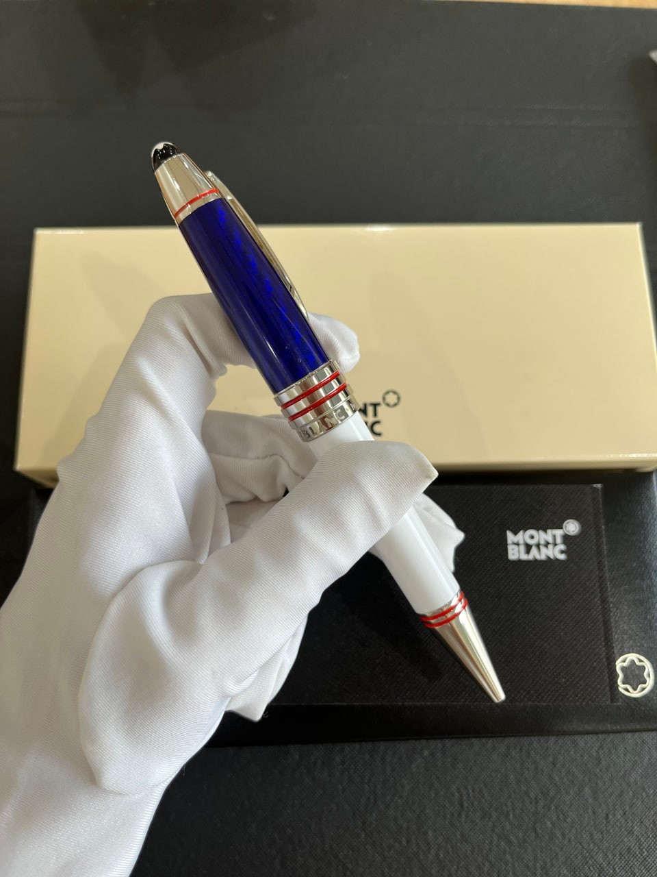 Montblanc JFK Ballpoint Pen White Silver 2026 Special Limited Edition Luxury