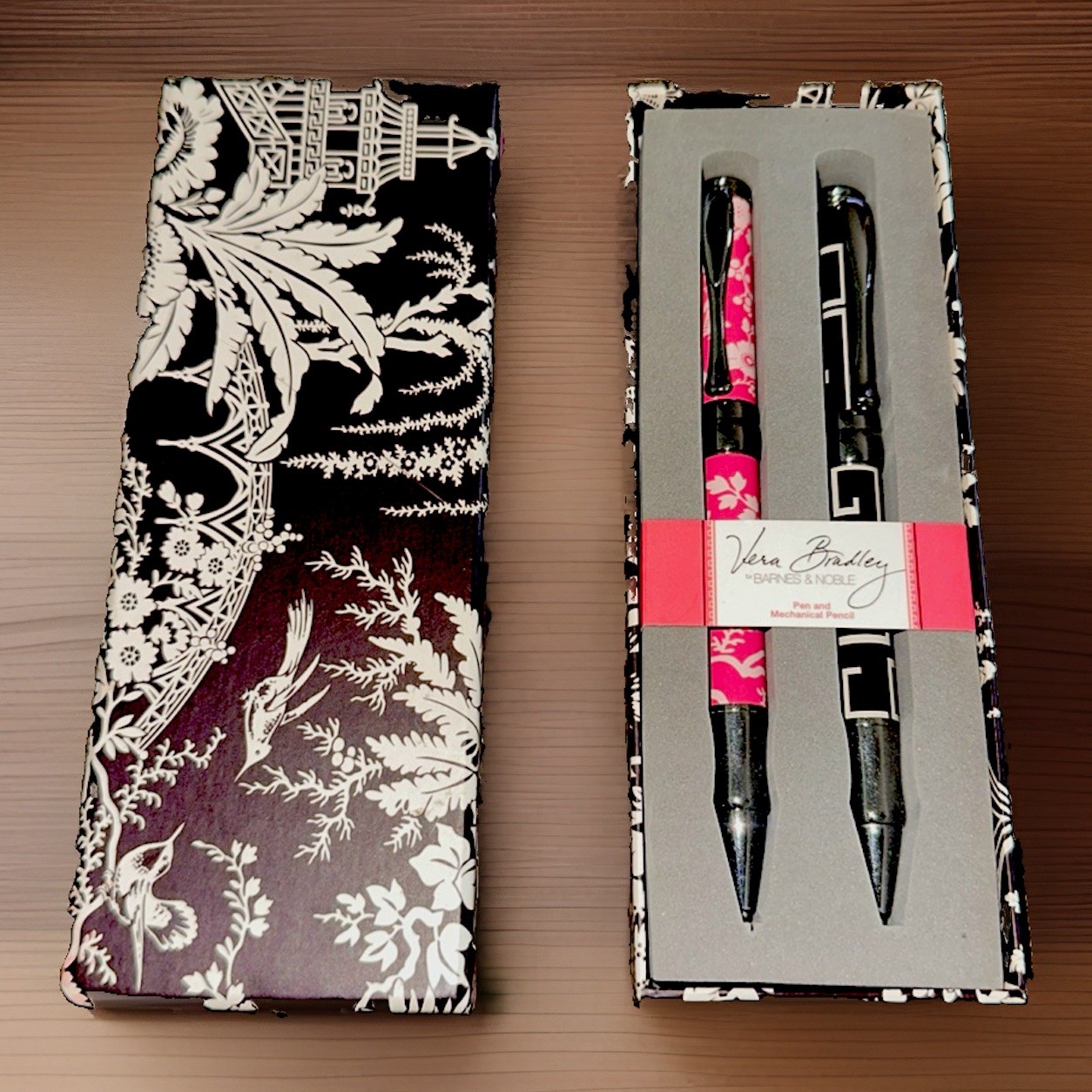 Vera Bradley Designer 2 Ink Pen Set Pink and Black Designs New In Box with Tags