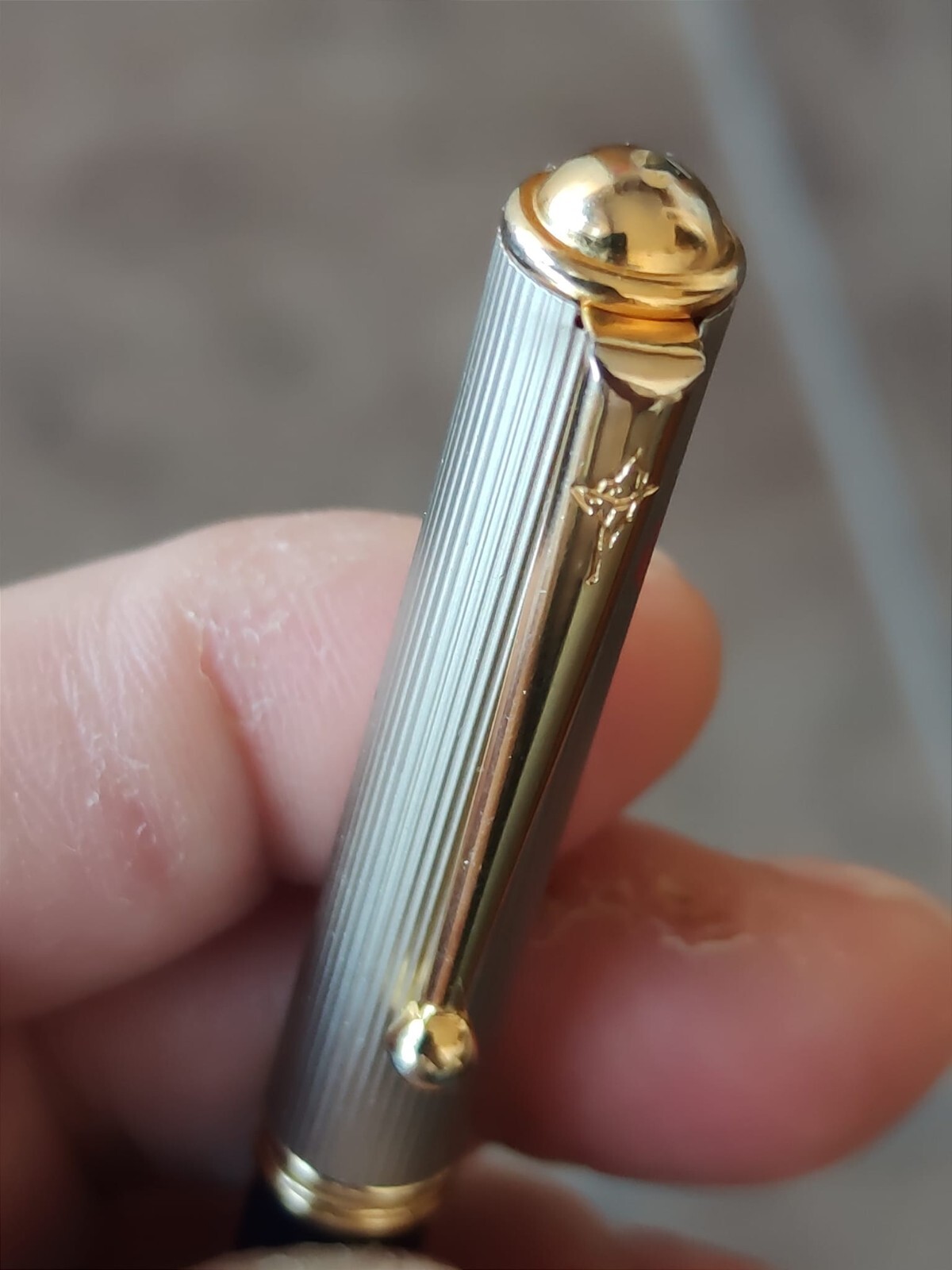 🔴Well made Ballpoint pen – Unknown for me but with logo🔴