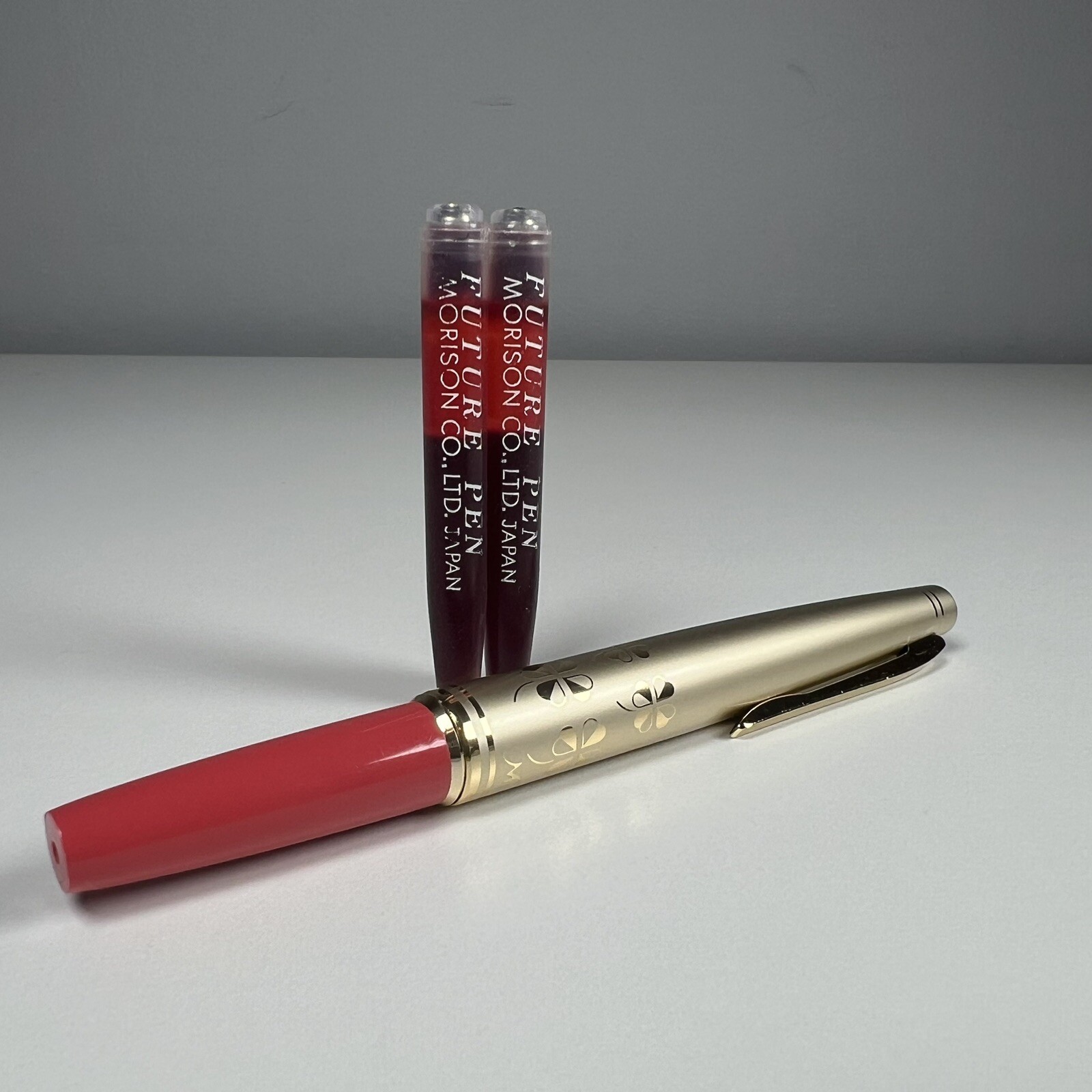 Vintage Morison Gold with Clovers Ballpoint Pen W/ Red Ink Cartridges Japan NOS