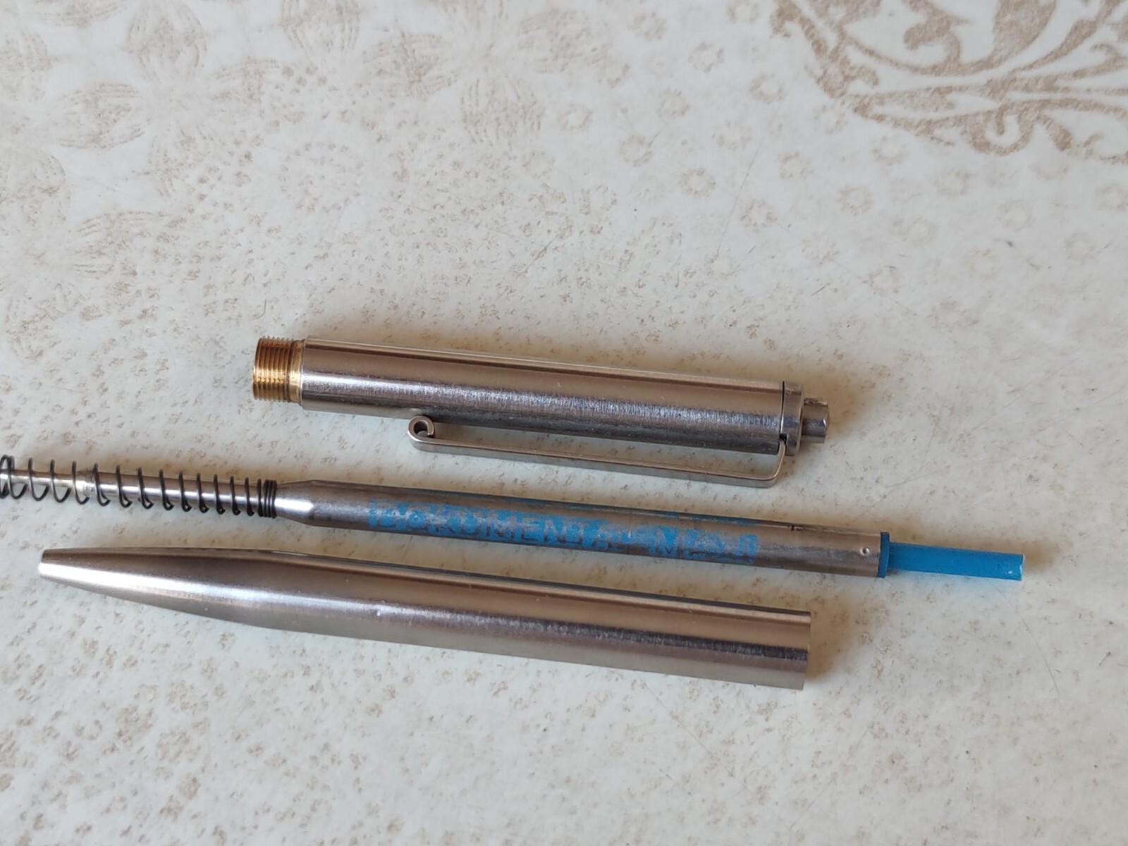 🔴Excellently made ballpoint pen – full of metal – brand unknown to me -Germany?