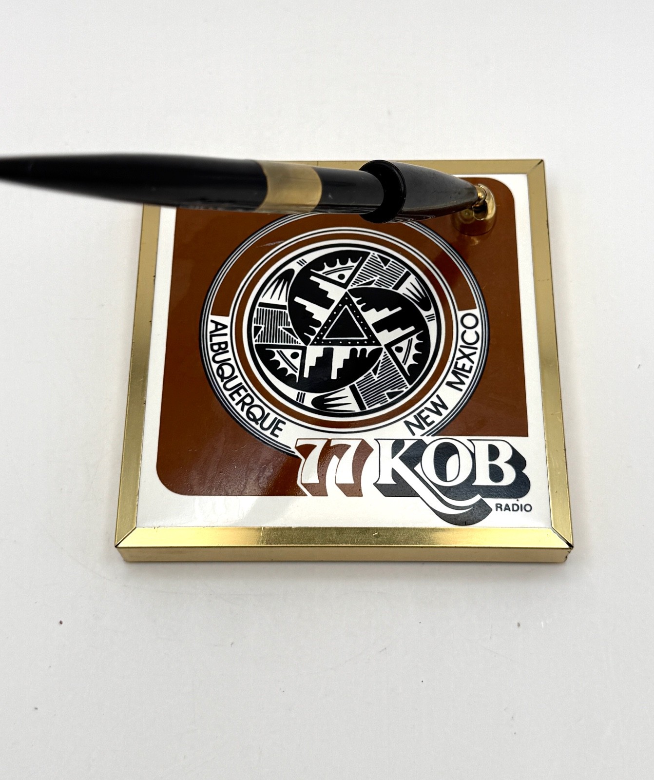 Vintage Desk Pen with Base, 77 KOB Radio Albuquerque New Mexico, Tile